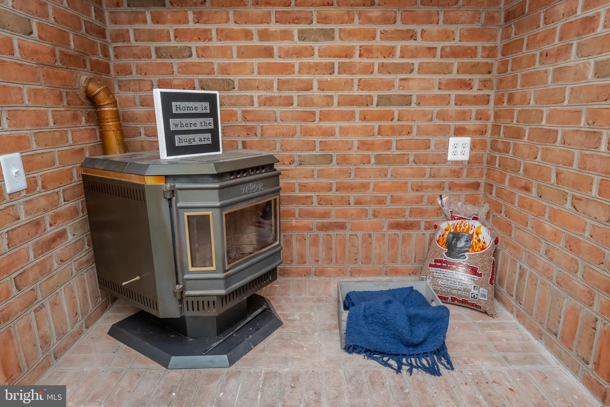 CONSTANT FRIENDSHIP - Residential