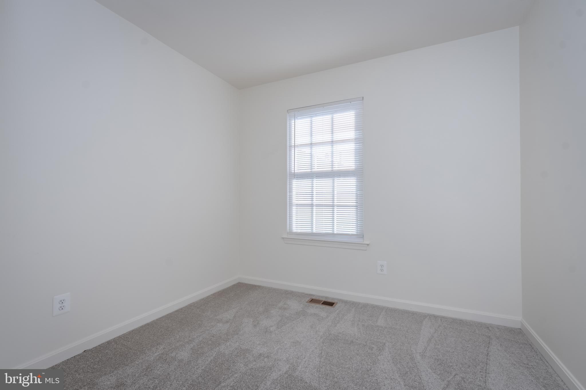 CONSTANT FRIENDSHIP - Residential