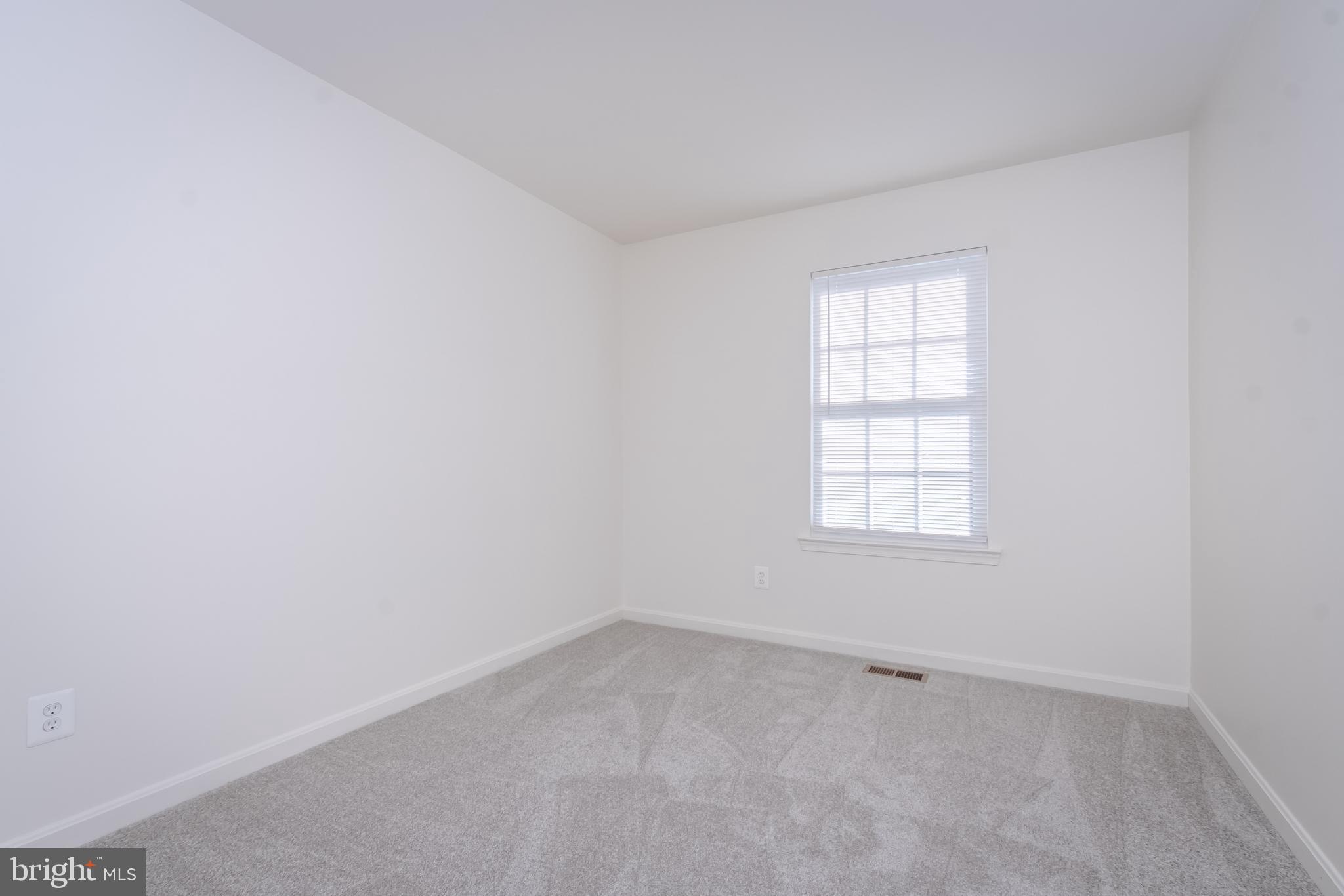 CONSTANT FRIENDSHIP - Residential