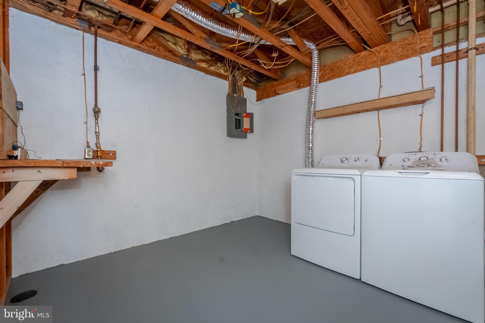 CONSTANT FRIENDSHIP - Residential