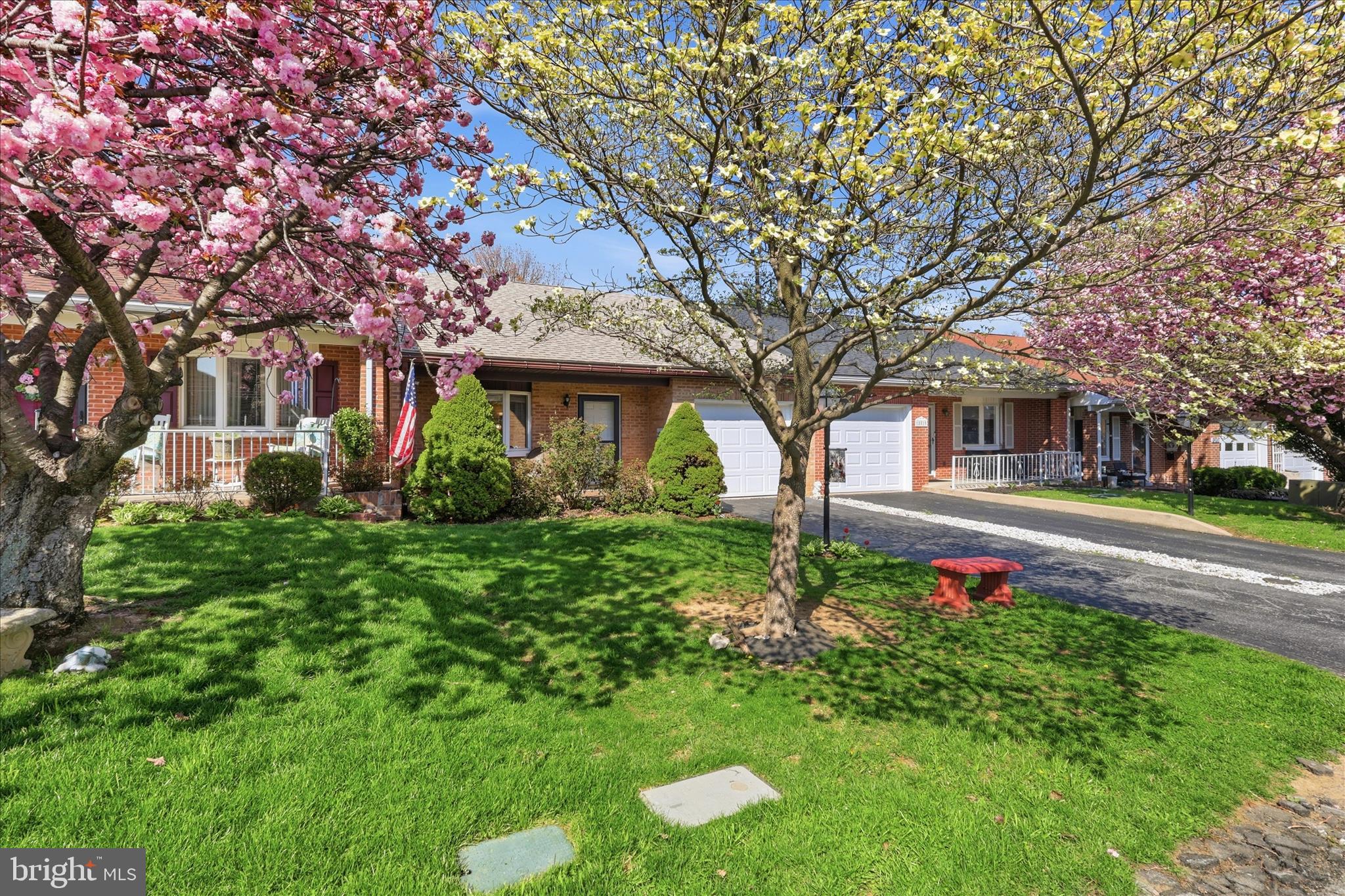 TOWNE OAK VILLAGE - Residential