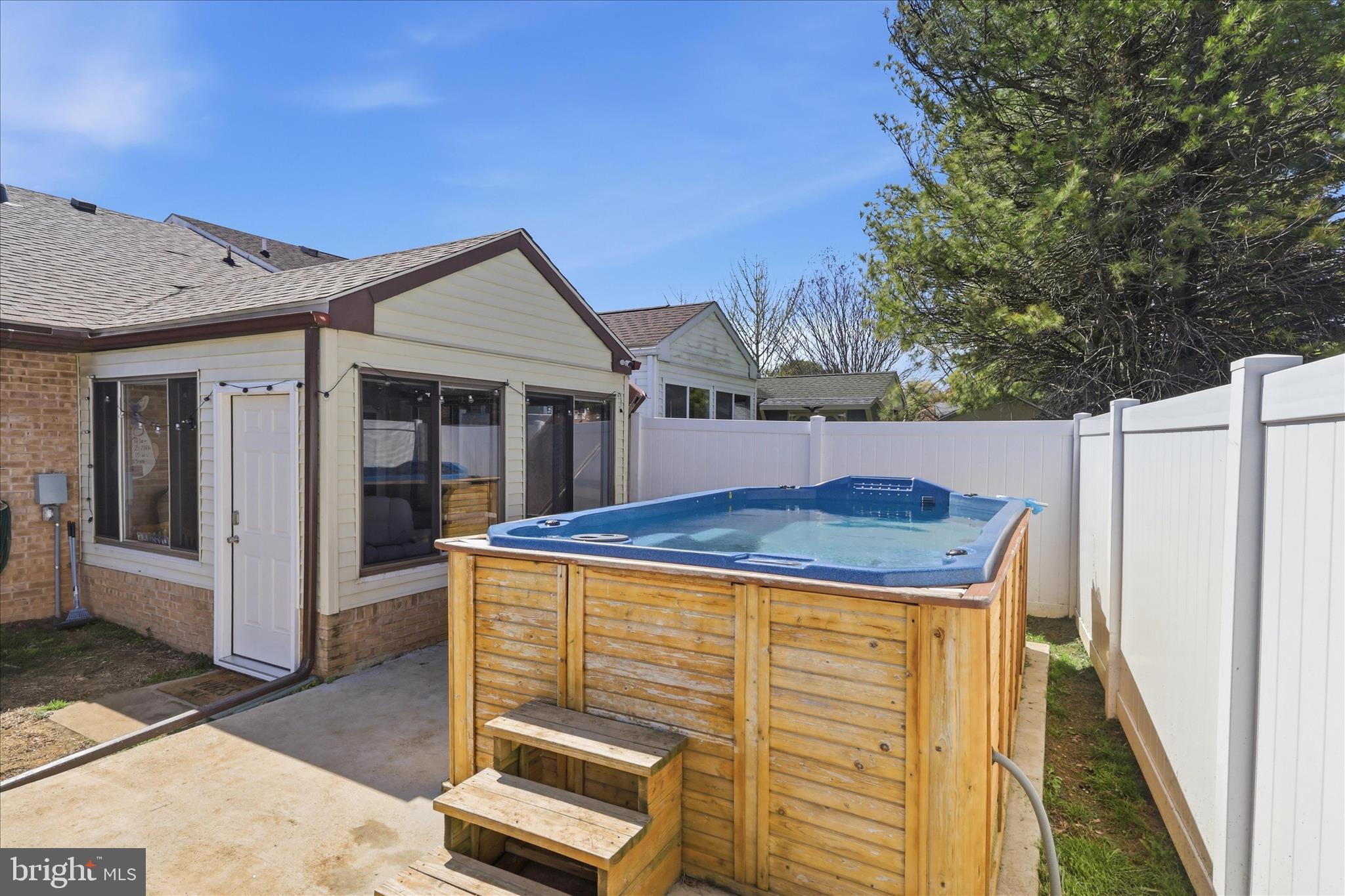 TOWNE OAK VILLAGE - Residential