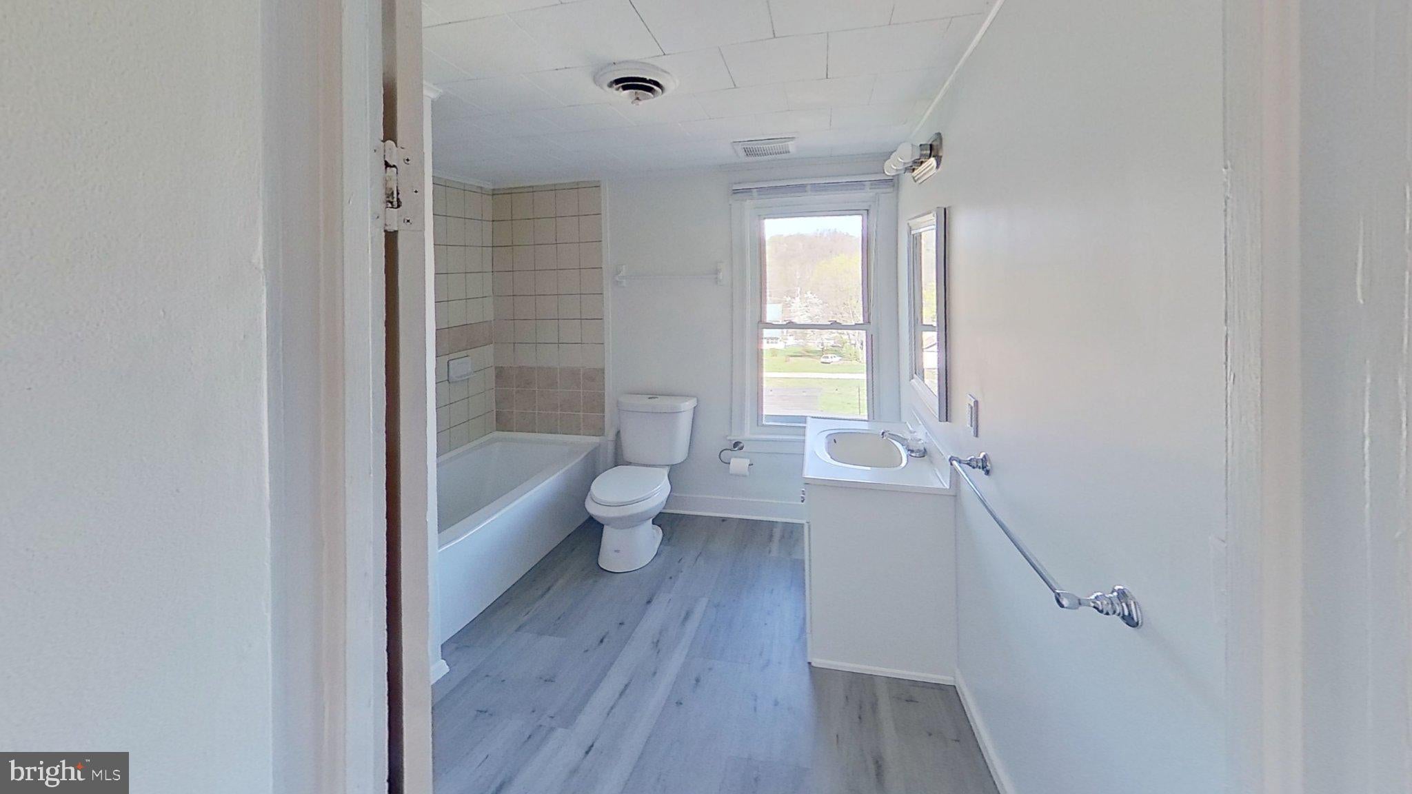 411 CHESTNUT STREET APT 2