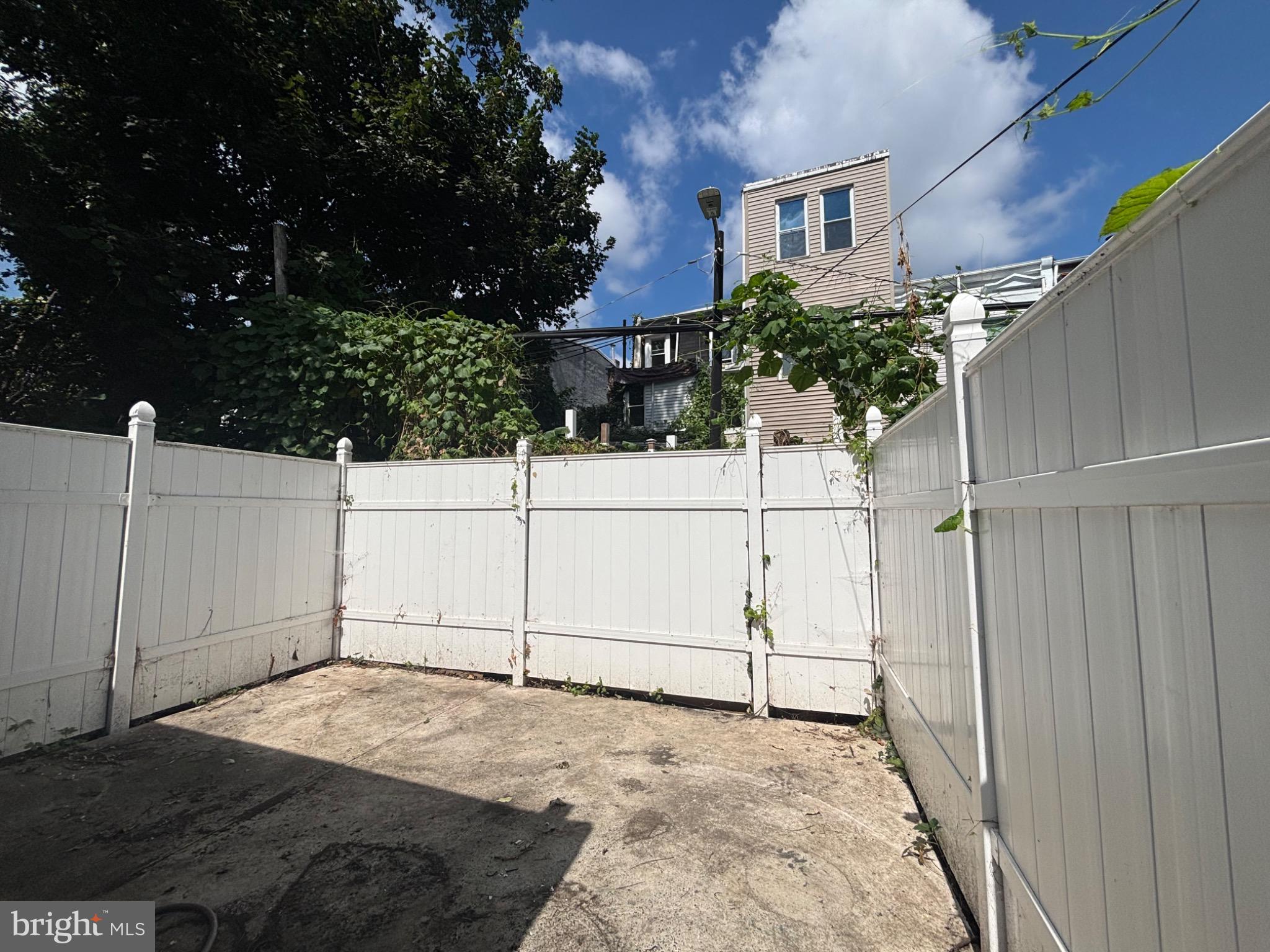 GERMANTOWN (EAST) - Residential