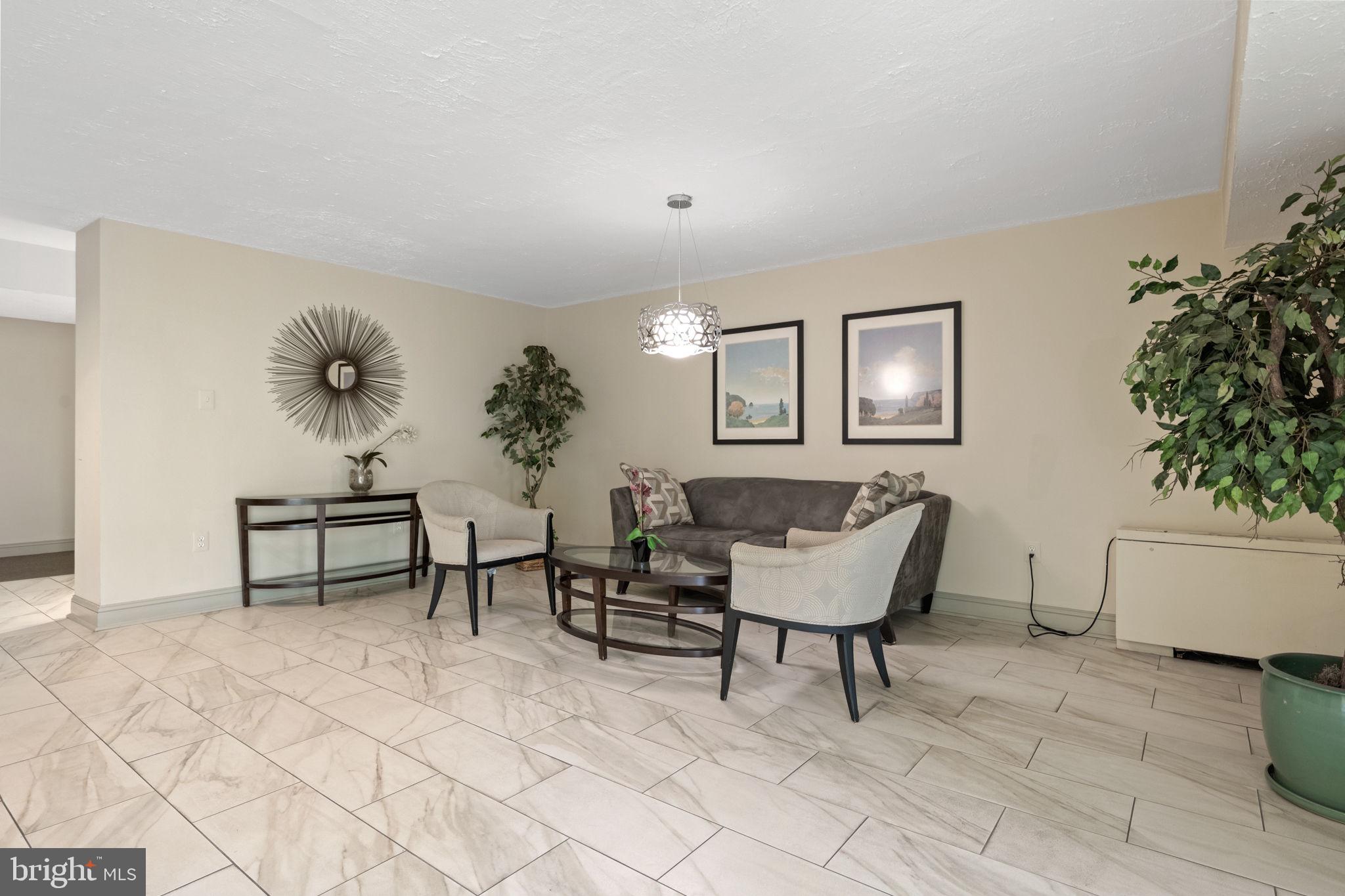 WEST SPRING - Residential