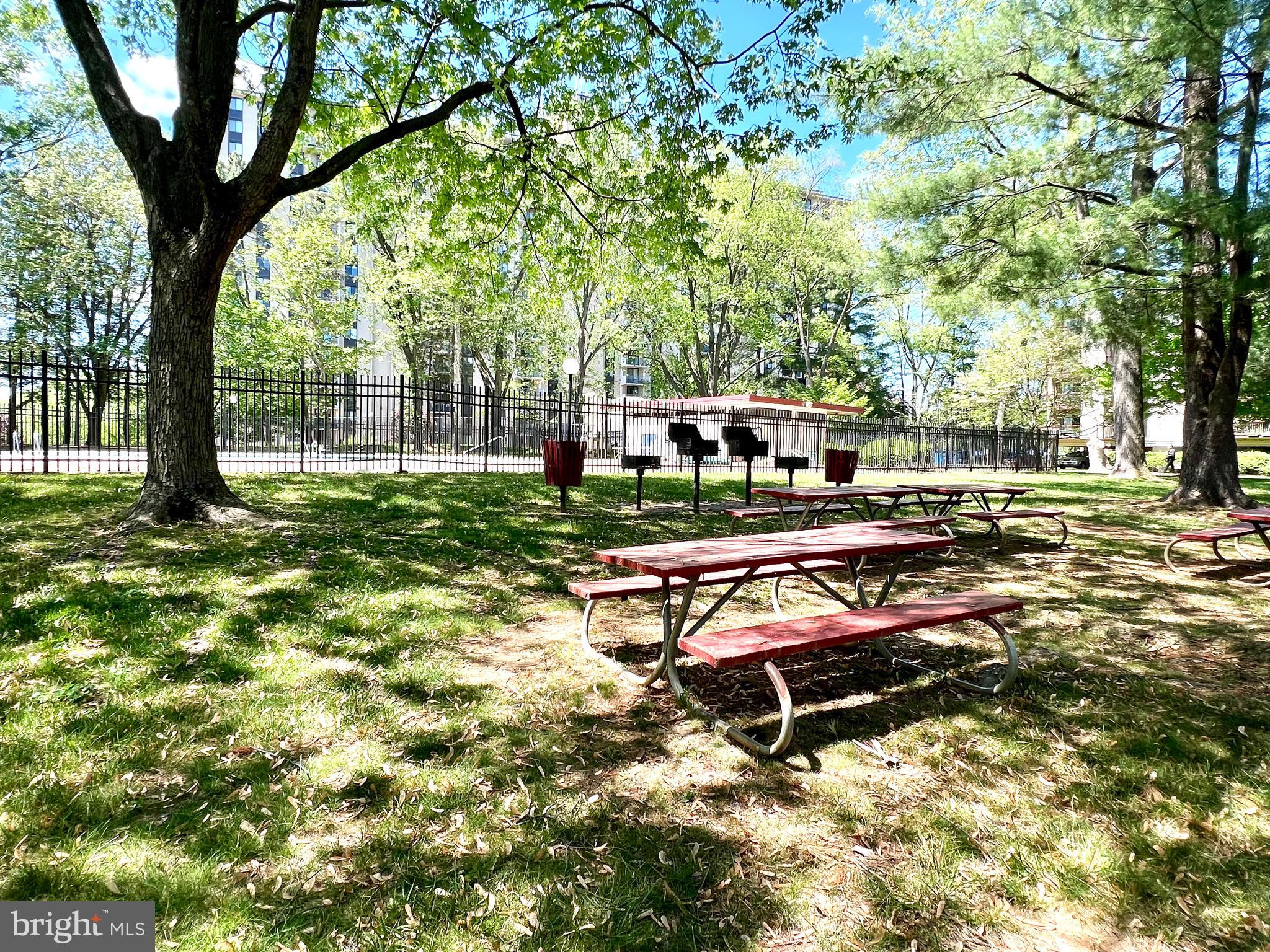 WEST SPRING - Residential