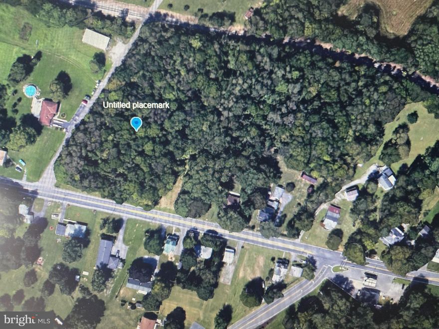 6.5 acres located intersection of Warrenfeltz Ln and Jefferson Blvd ( near Robinwood Dr). Zoned RT which allows for residential (single family and duplex) and medical buildings, many other possibilities. Public water .
Sewer is nearby, currently perc approved.