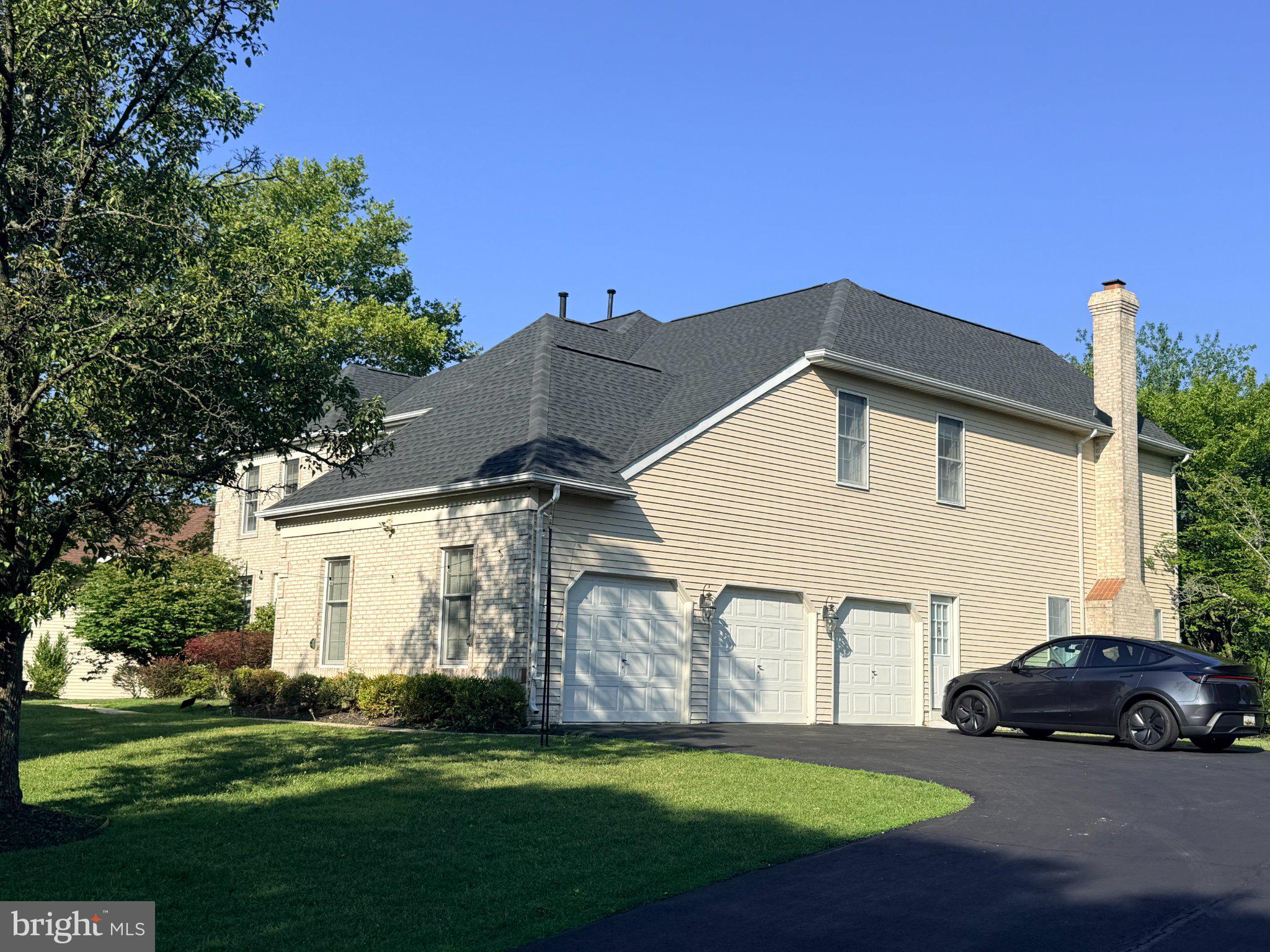 3807 PARK LAKE DRIVE