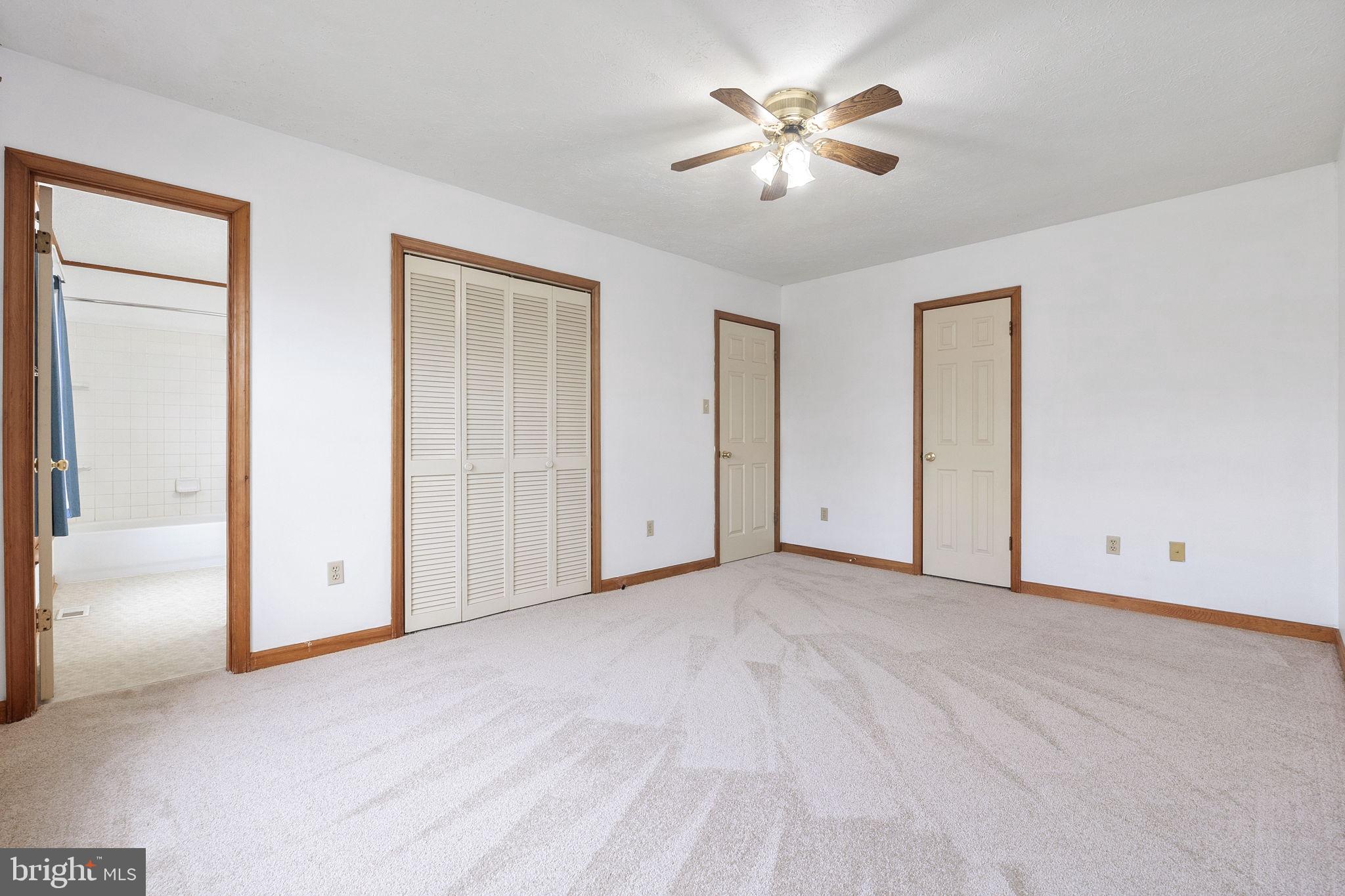 PEMBROKE GROVE - Residential