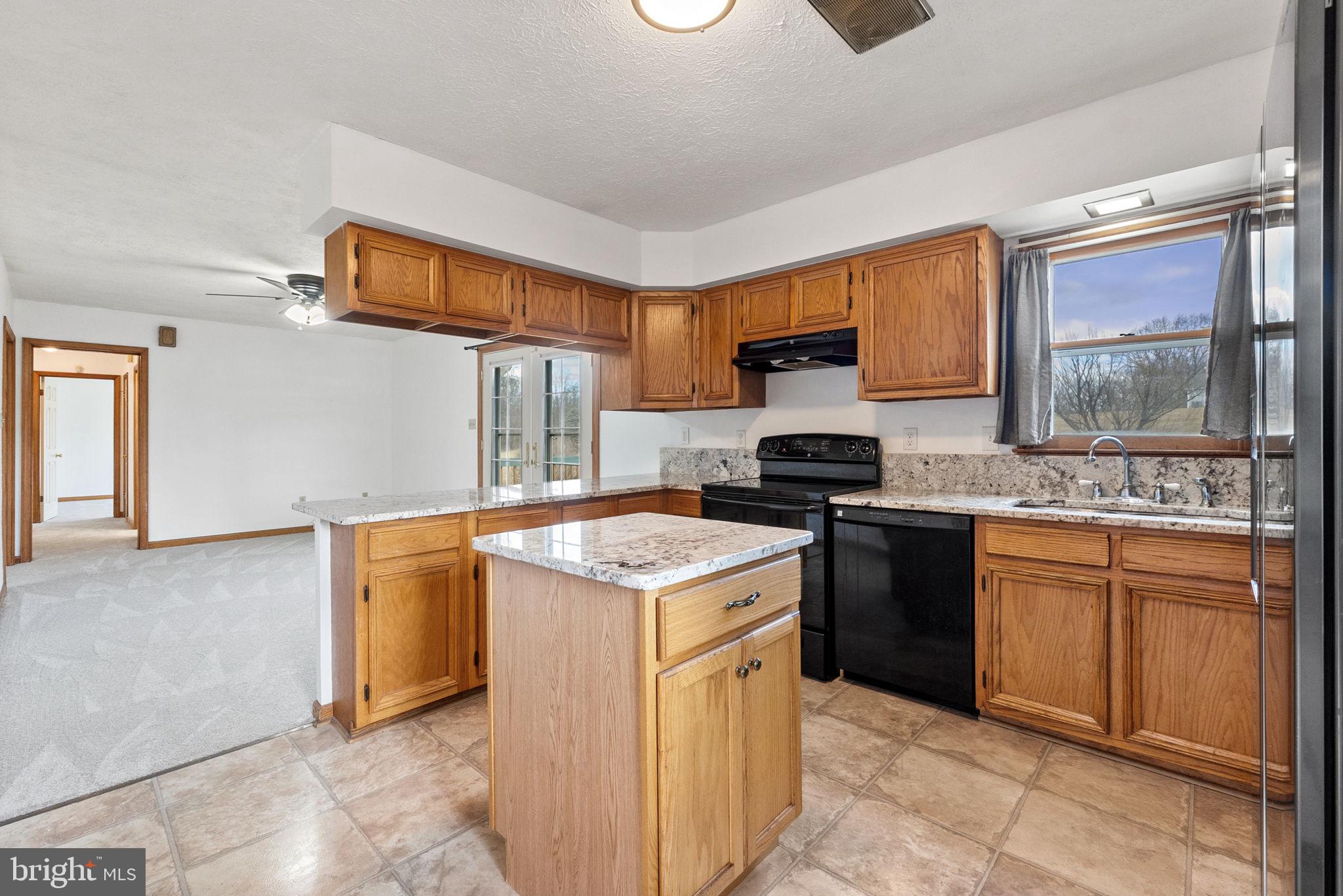 PEMBROKE GROVE - Residential