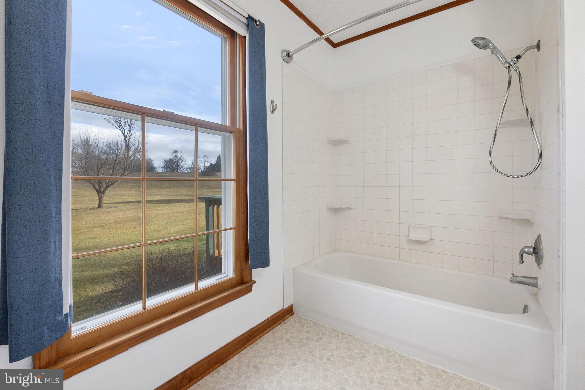 PEMBROKE GROVE - Residential