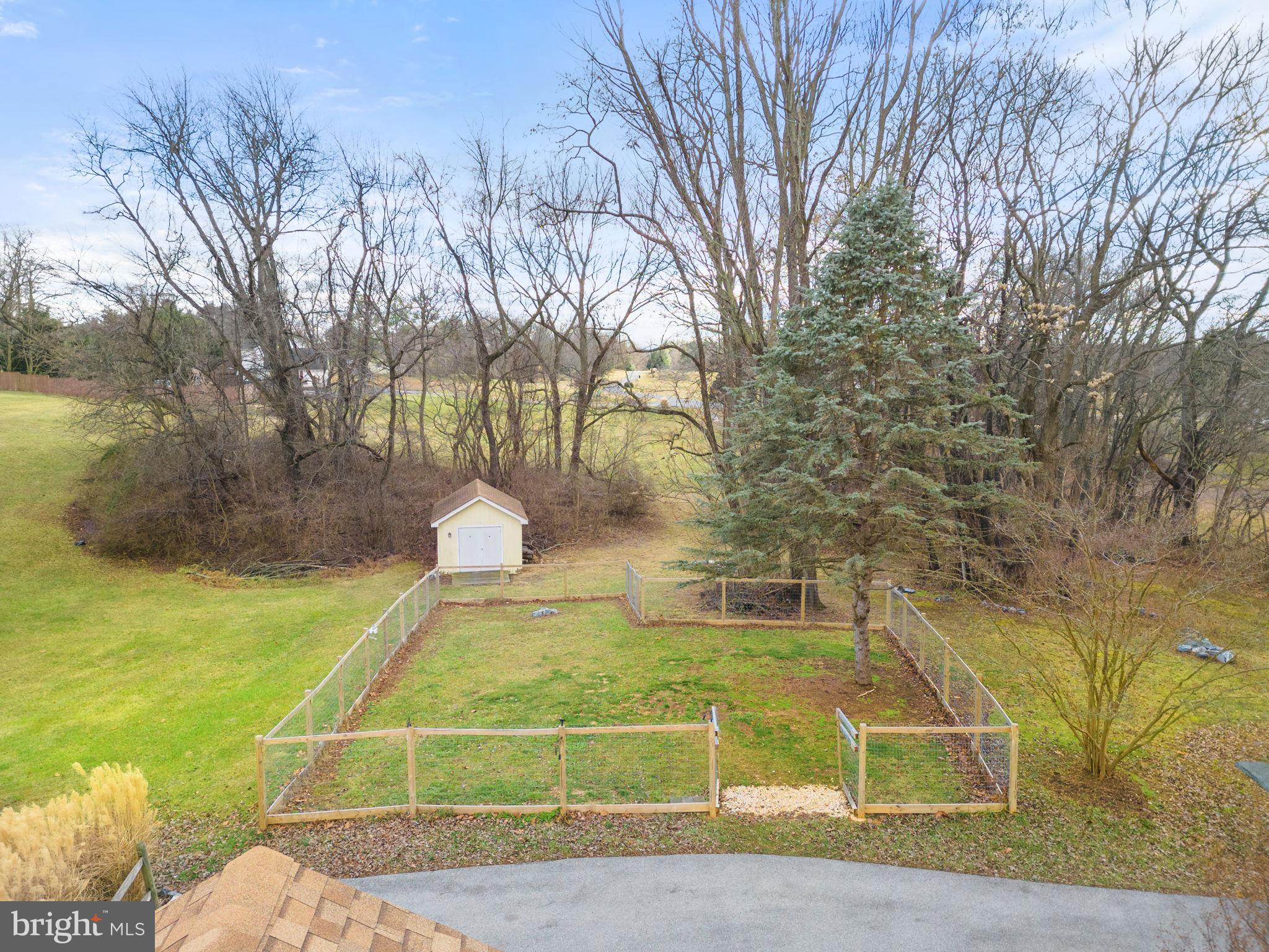 PEMBROKE GROVE - Residential