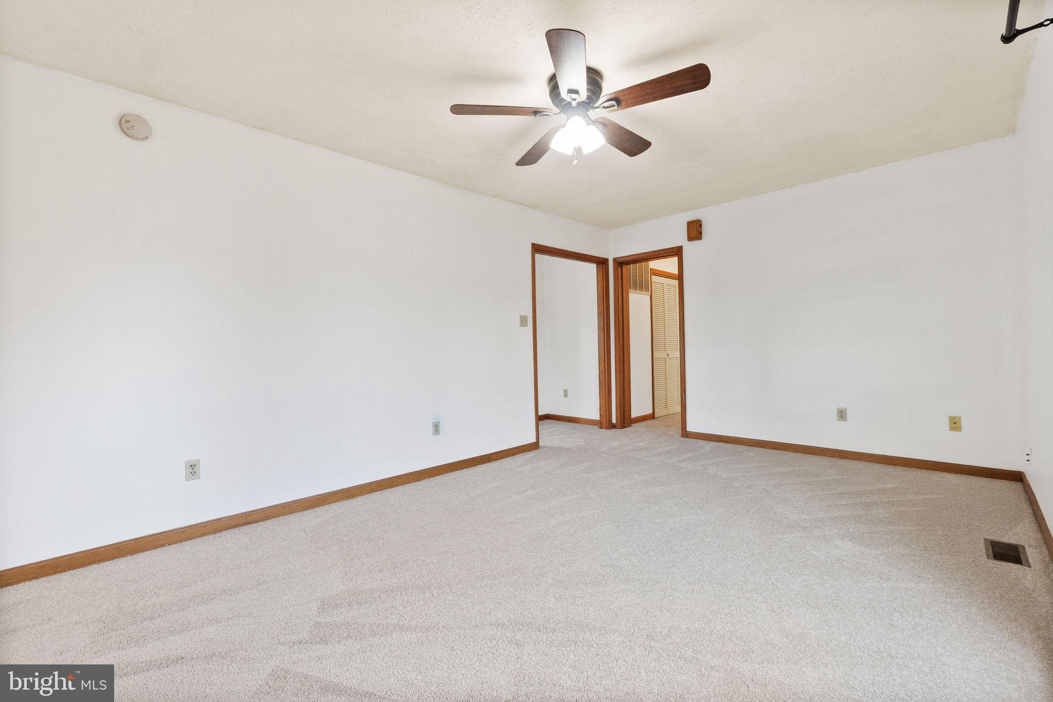 PEMBROKE GROVE - Residential