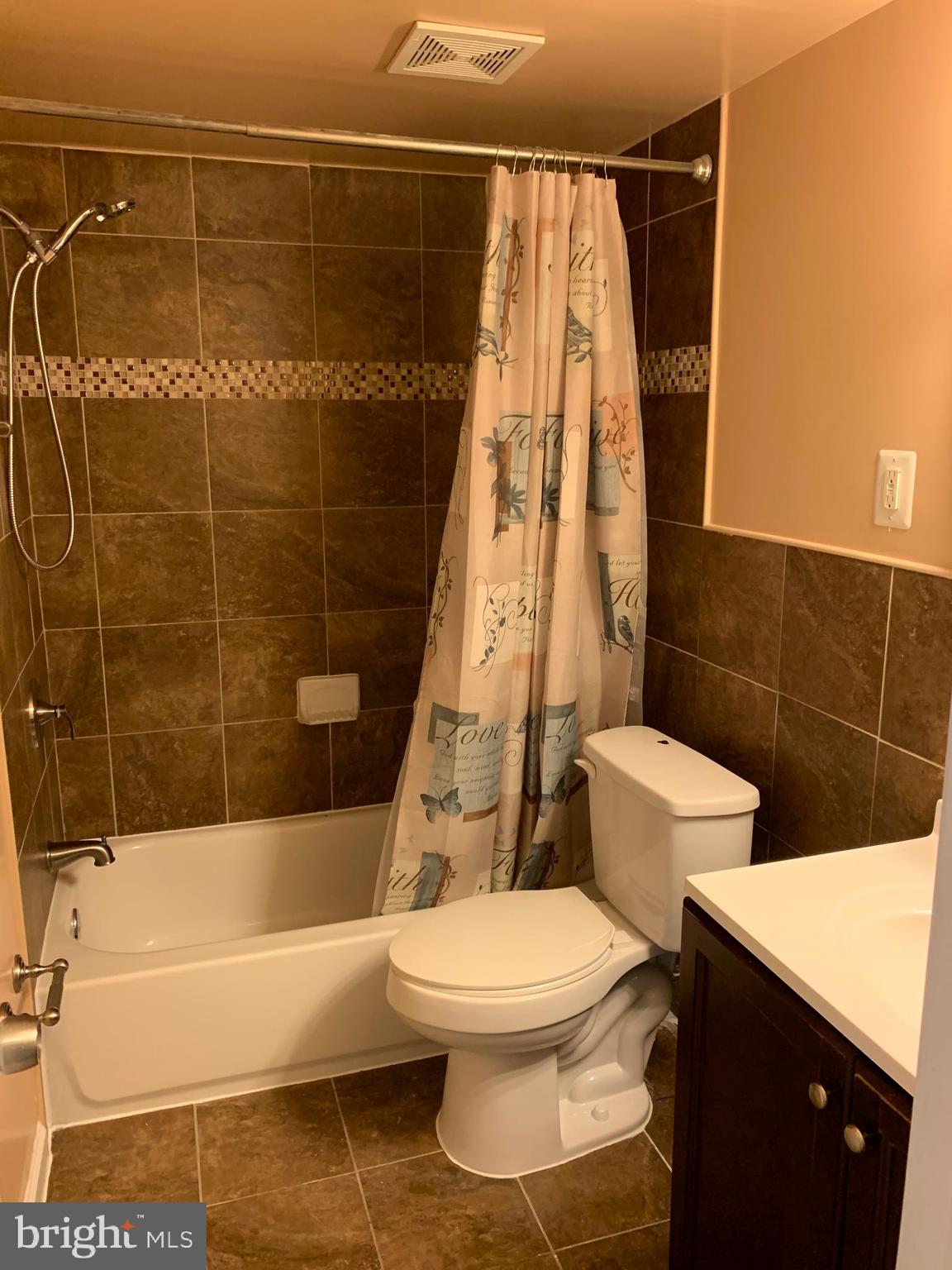 CARROLLAN GARDENS - Residential Lease