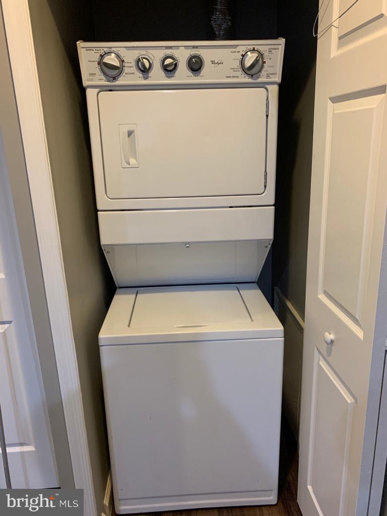 CARROLLAN GARDENS - Residential Lease