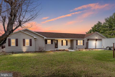 290 LARIAN DRIVE BUNKER HILL WV 25413