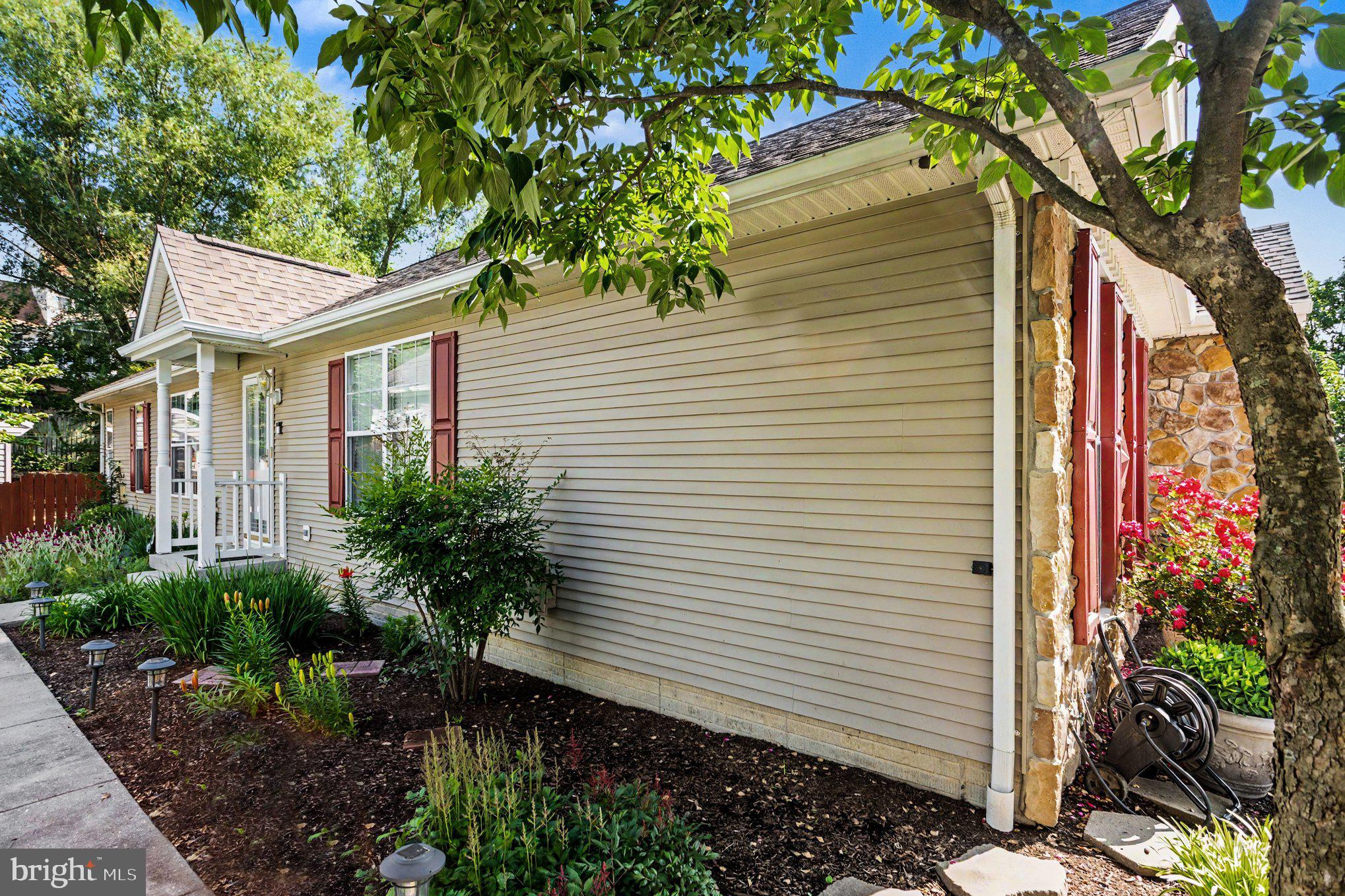1029 SEARAY COURT