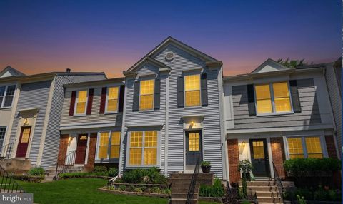 Photo of 12136 Wedgeway Court, FAIRFAX, VA 22033 (MLS # VAFX2307804)