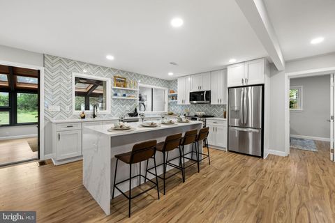 4000 LAUREL ROAD ALEXANDRIA VA 22309