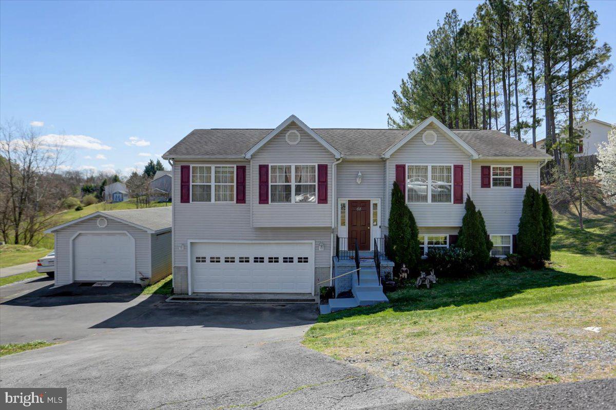 OPEQUON MEADOWS - Residential