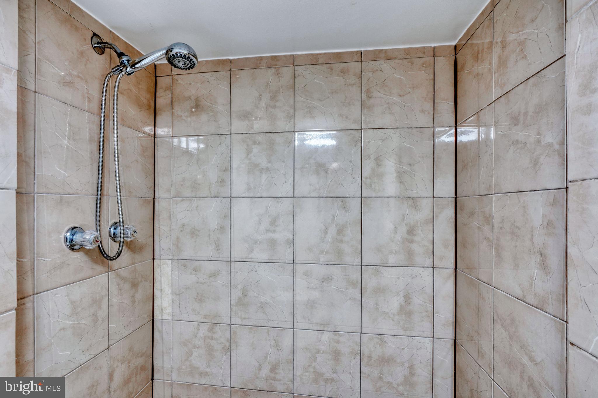 WILEN HEIGHTS - Residential