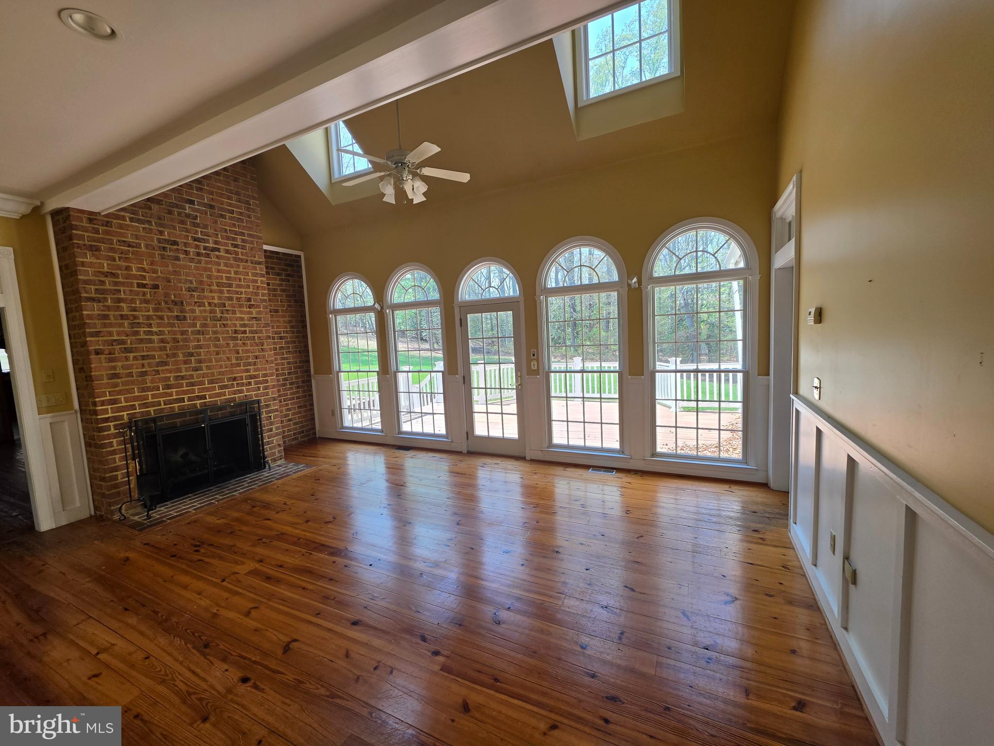 TWIN HILLS - Residential