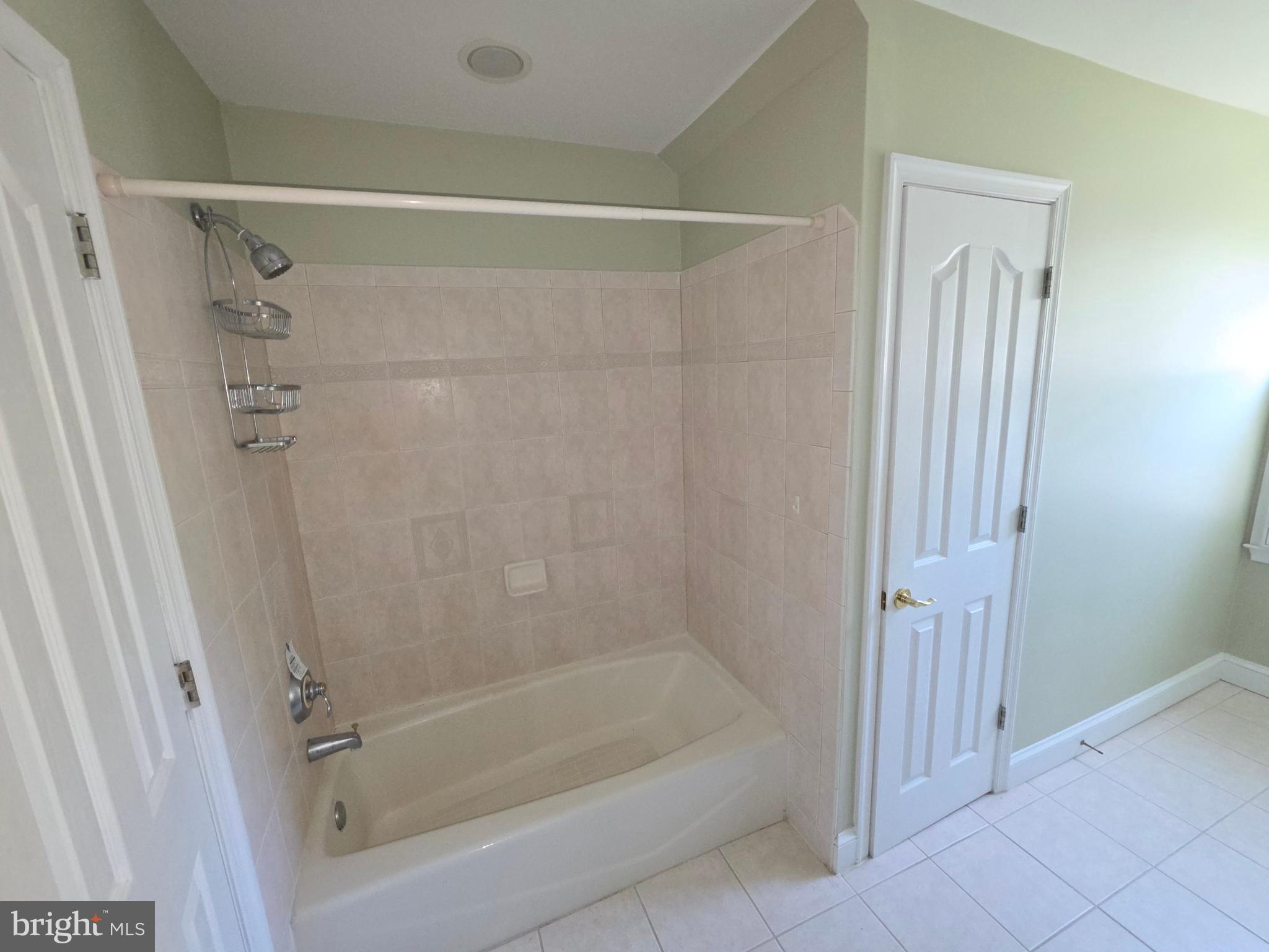 TWIN HILLS - Residential