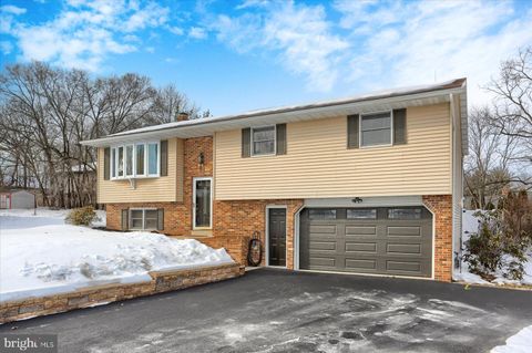 35 DOGWOOD CIRCLE ELIZABETHTOWN PA 17022