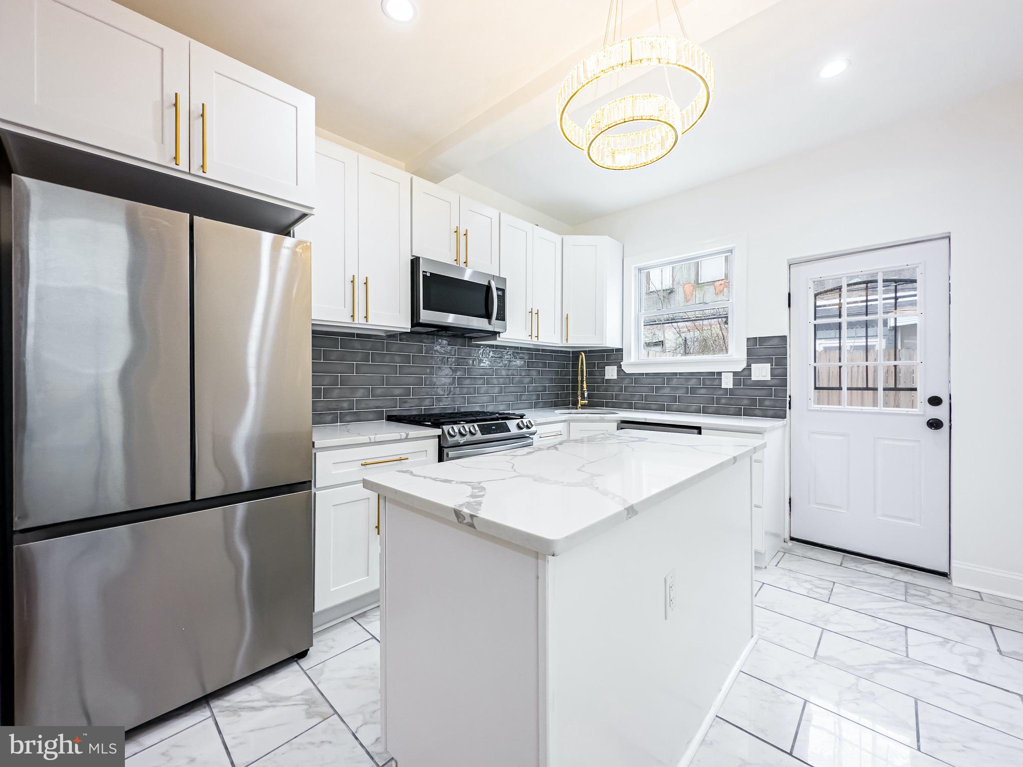 WALNUT HILL - Residential