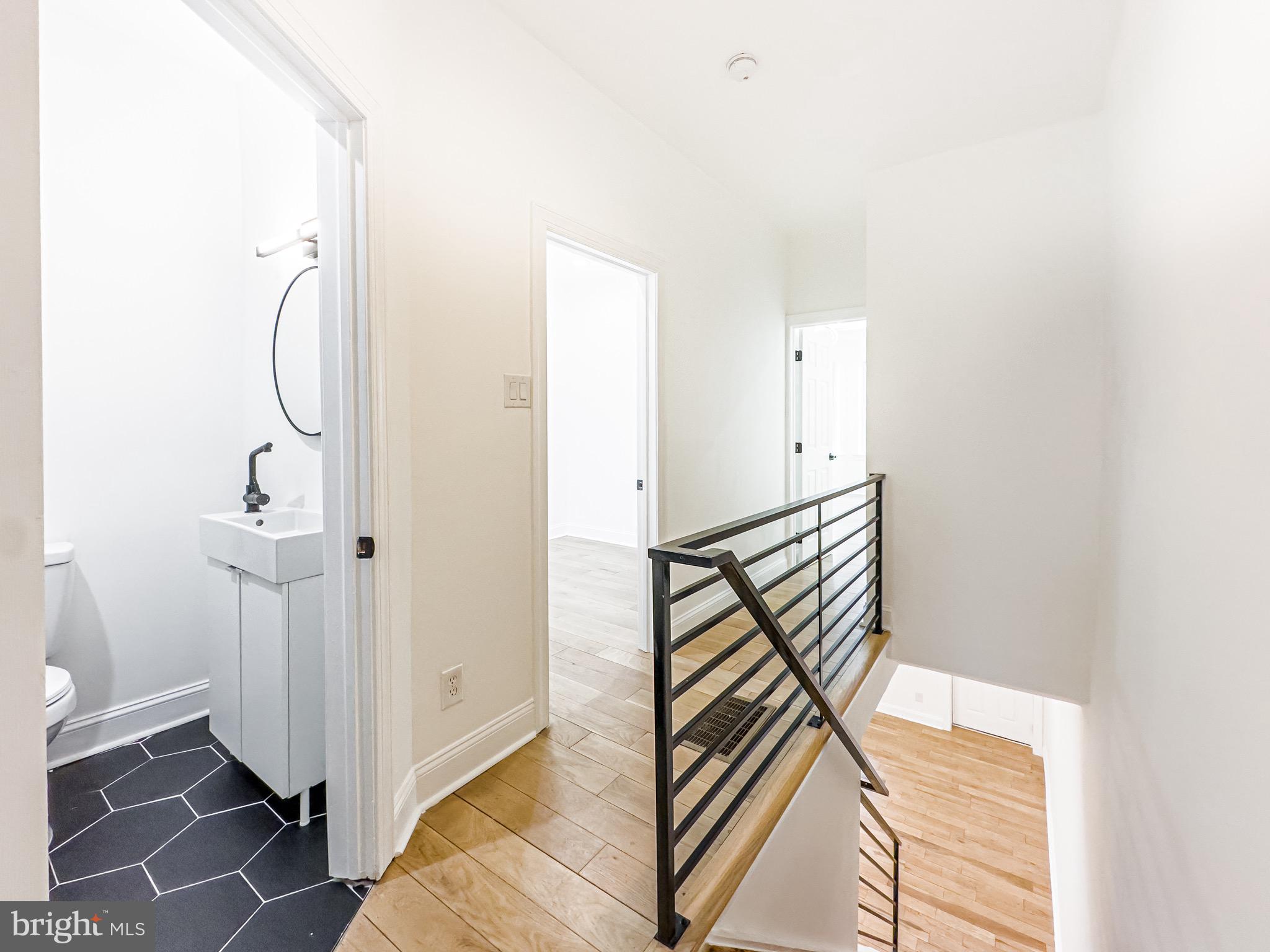 WALNUT HILL - Residential