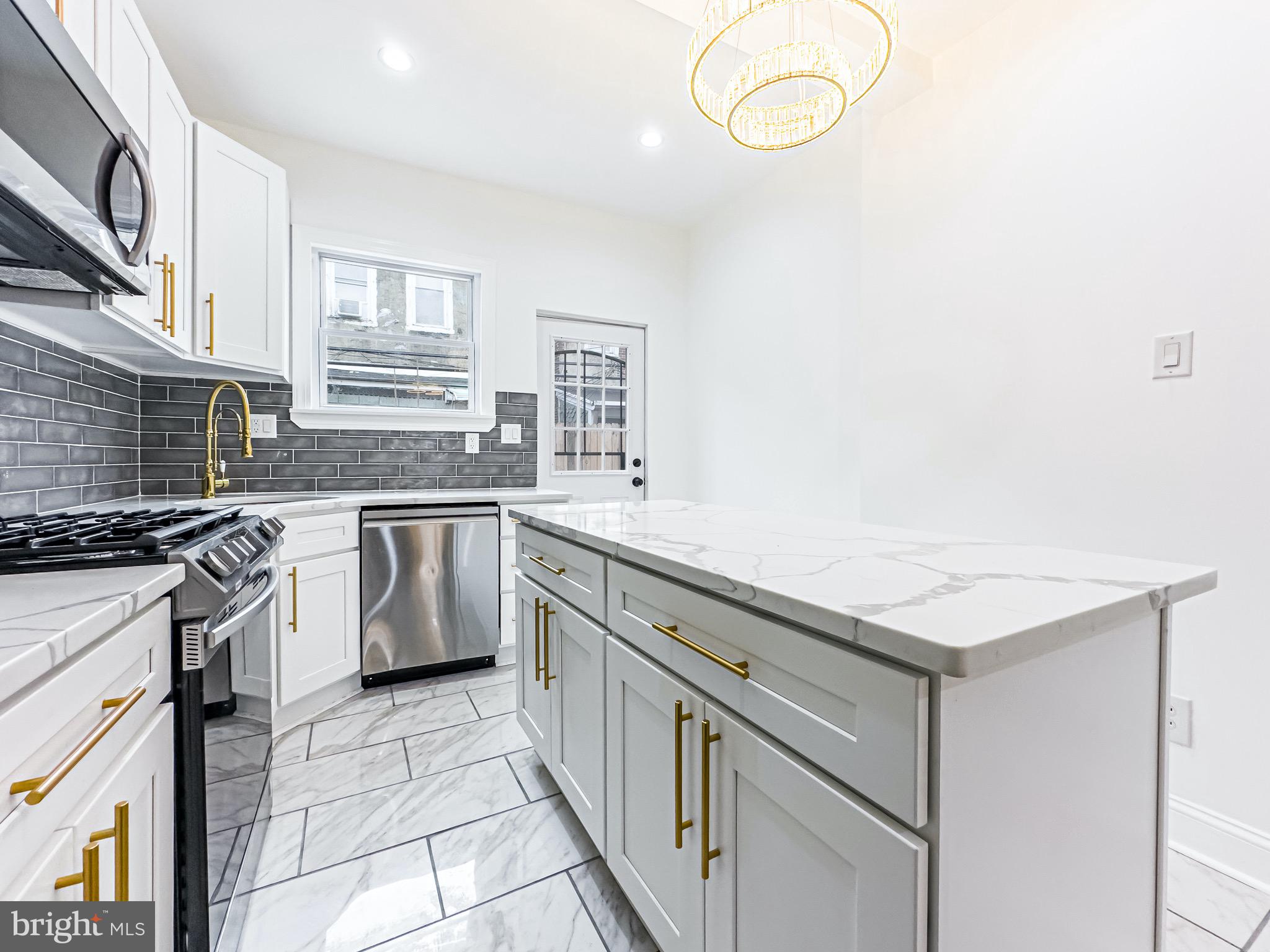 WALNUT HILL - Residential
