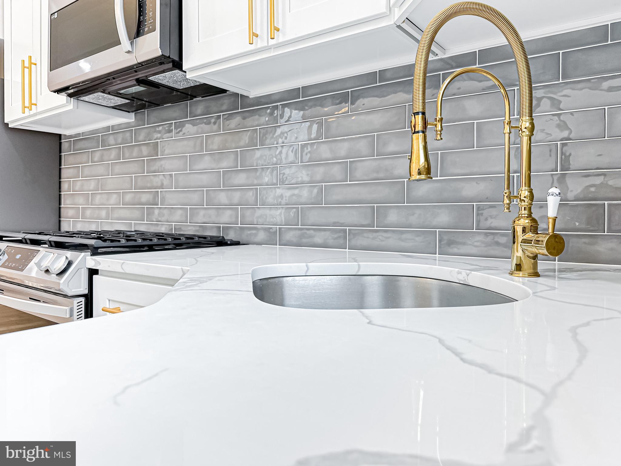 WALNUT HILL - Residential