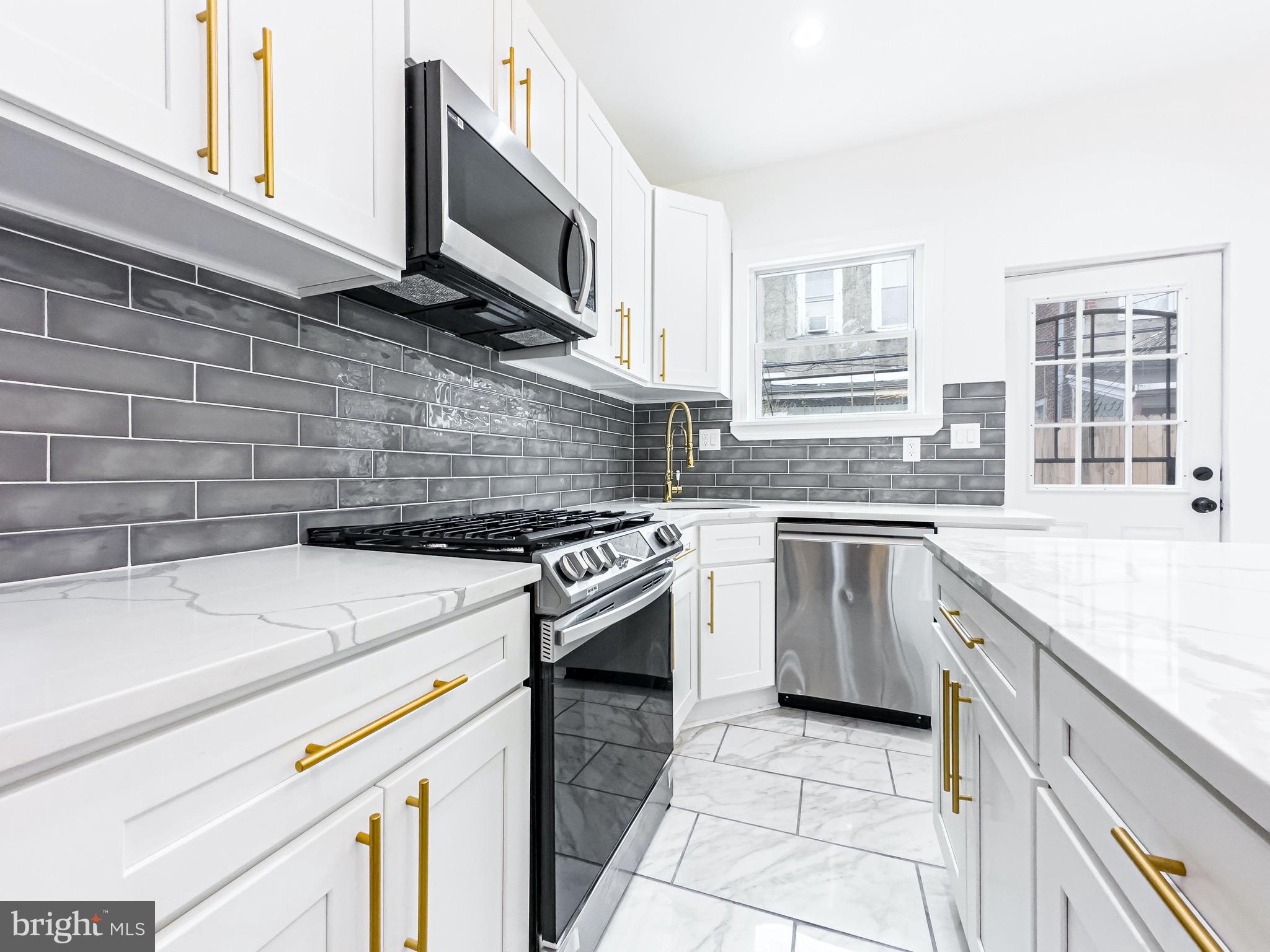 WALNUT HILL - Residential