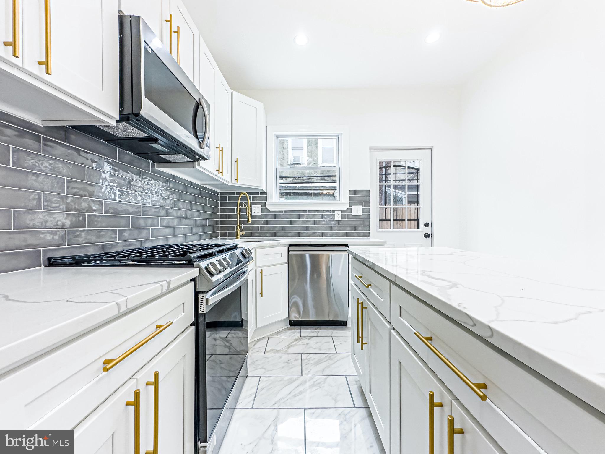WALNUT HILL - Residential