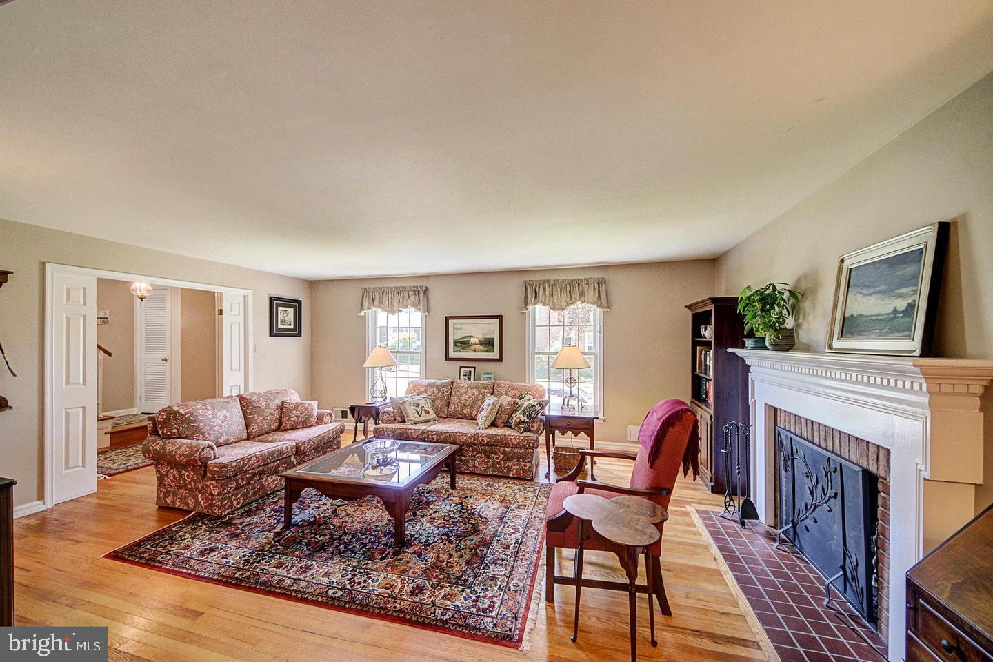 KINGS MANOR - Residential Lease