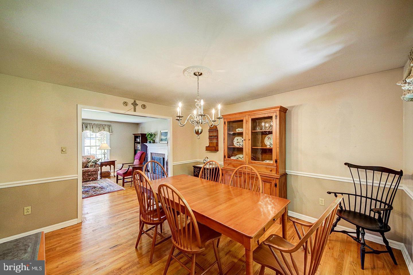 KINGS MANOR - Residential Lease