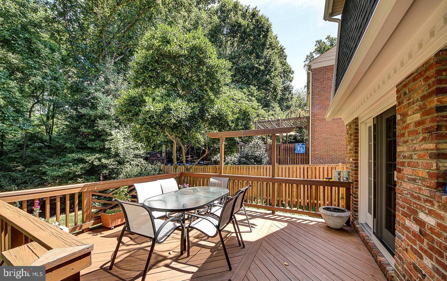 KINGS MANOR - Residential Lease