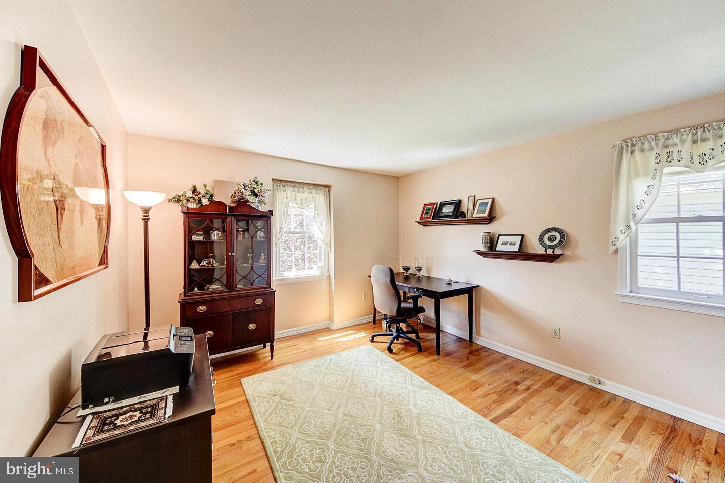 KINGS MANOR - Residential Lease