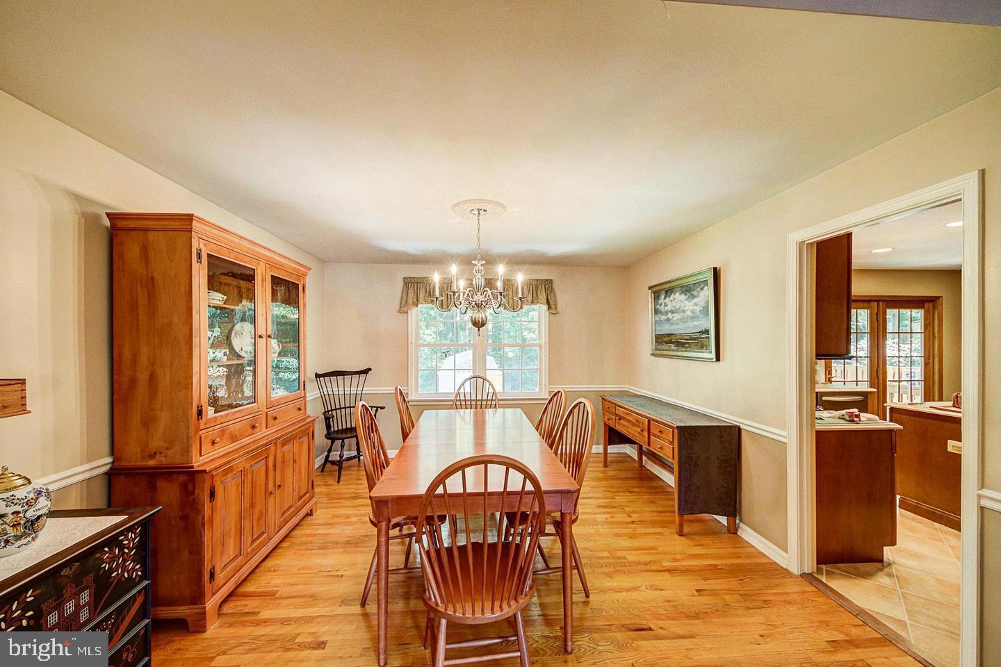 KINGS MANOR - Residential Lease