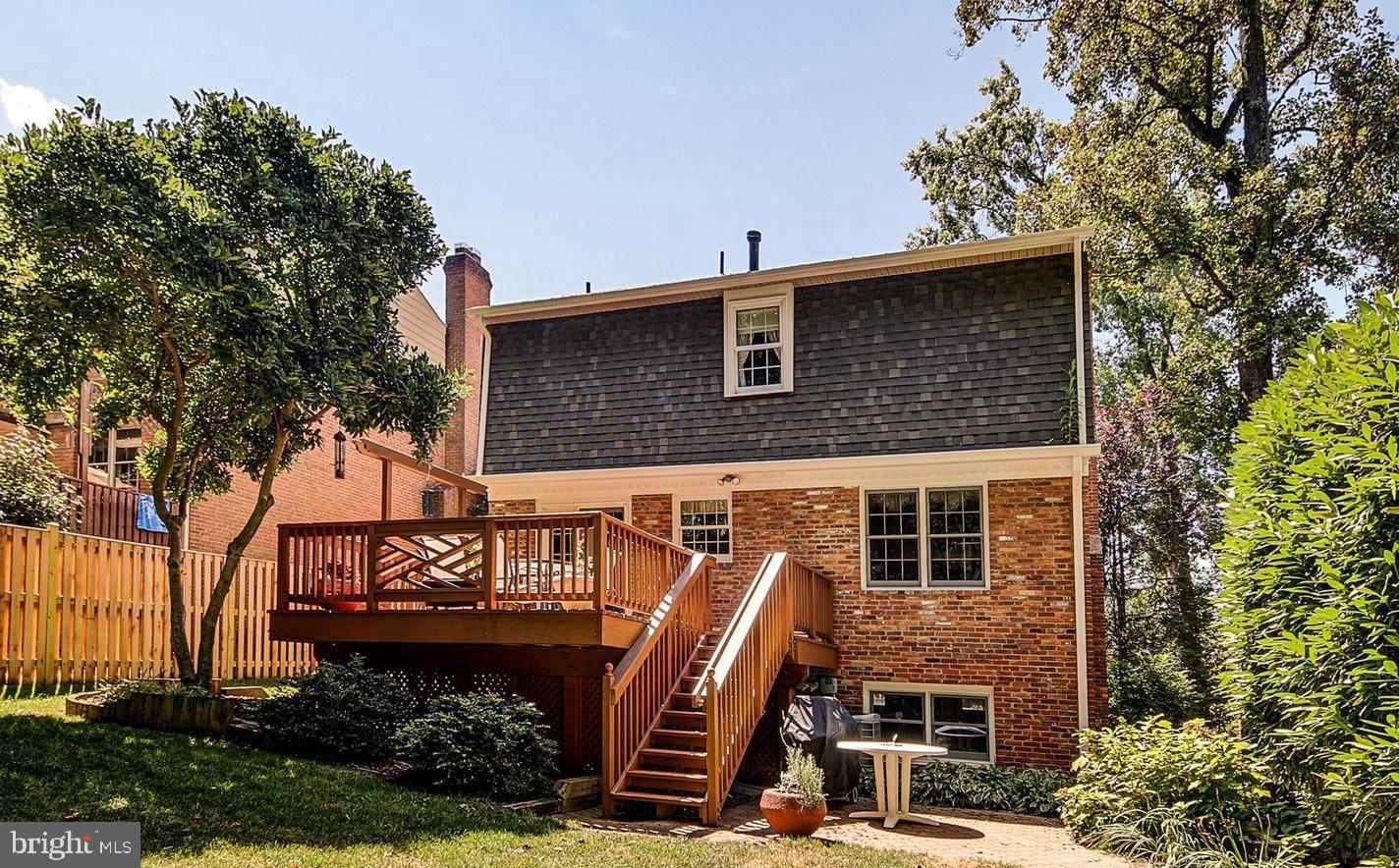 KINGS MANOR - Residential Lease