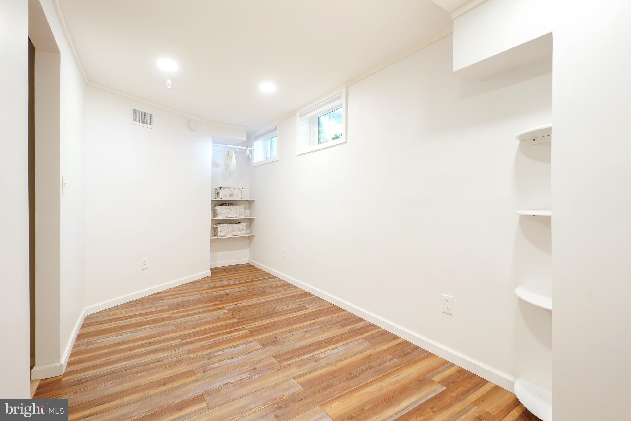 KENTLANDS MIDTOWN - Residential