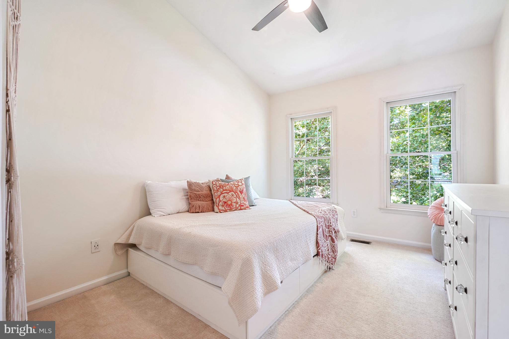 KENTLANDS MIDTOWN - Residential