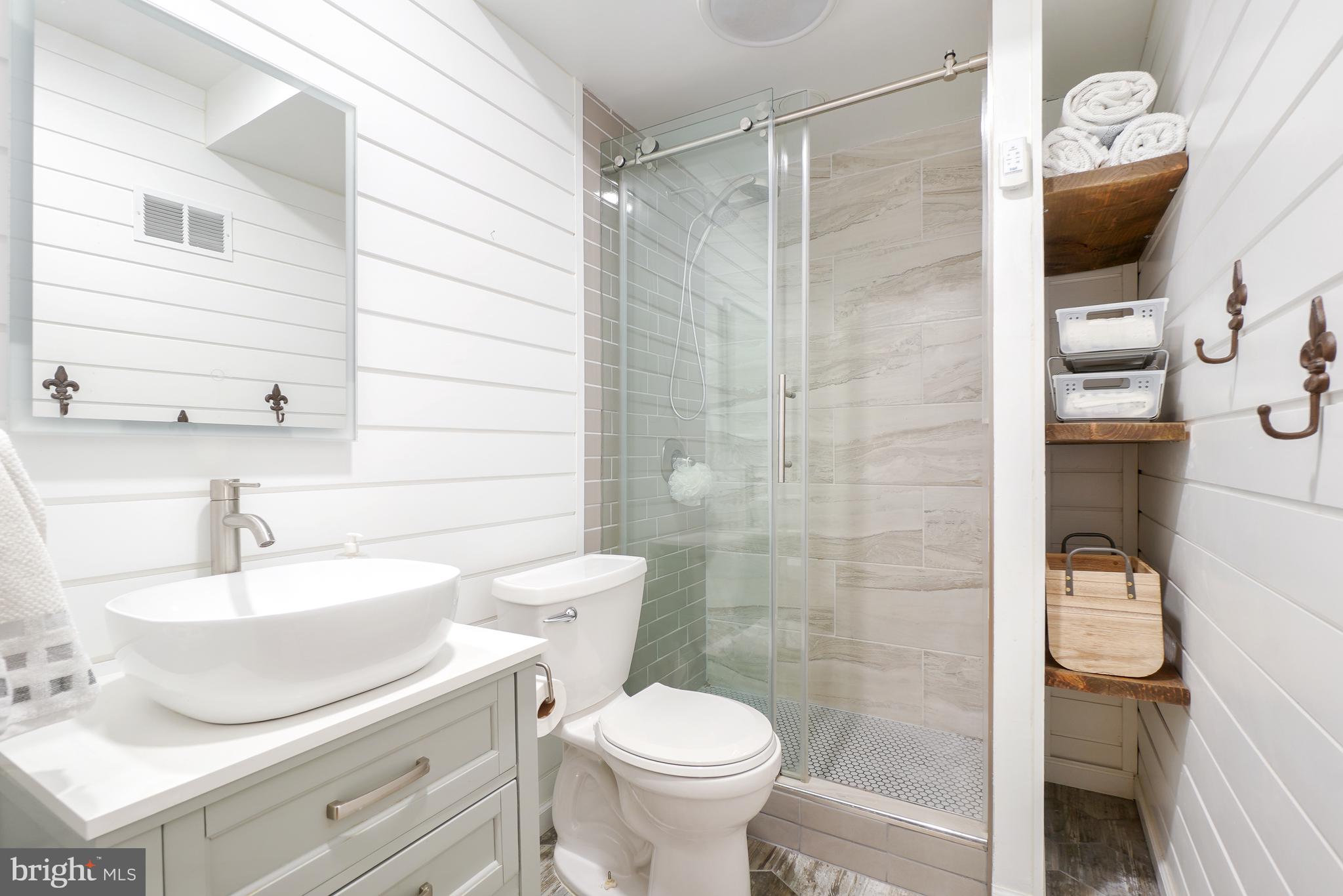 KENTLANDS MIDTOWN - Residential