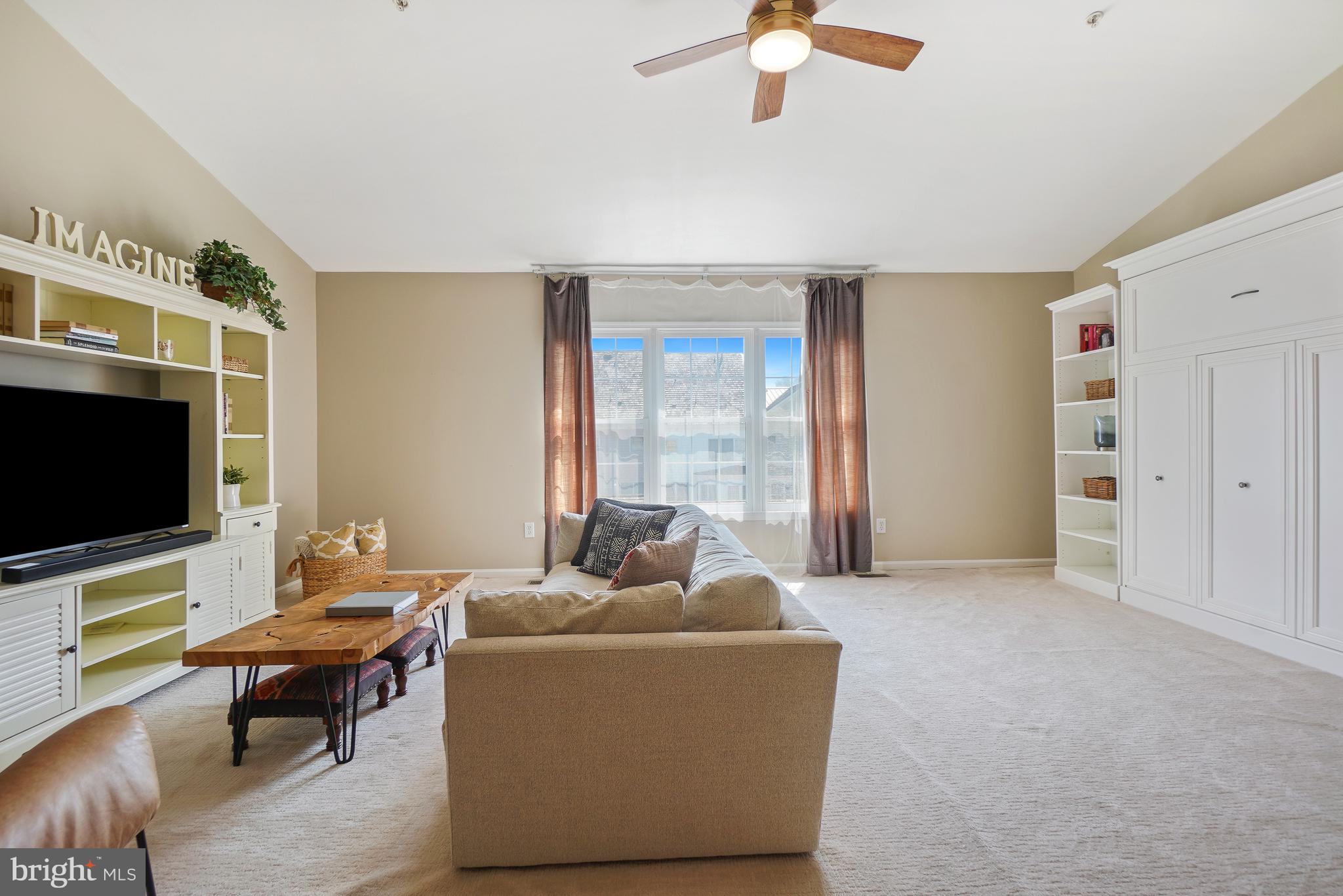 KENTLANDS MIDTOWN - Residential