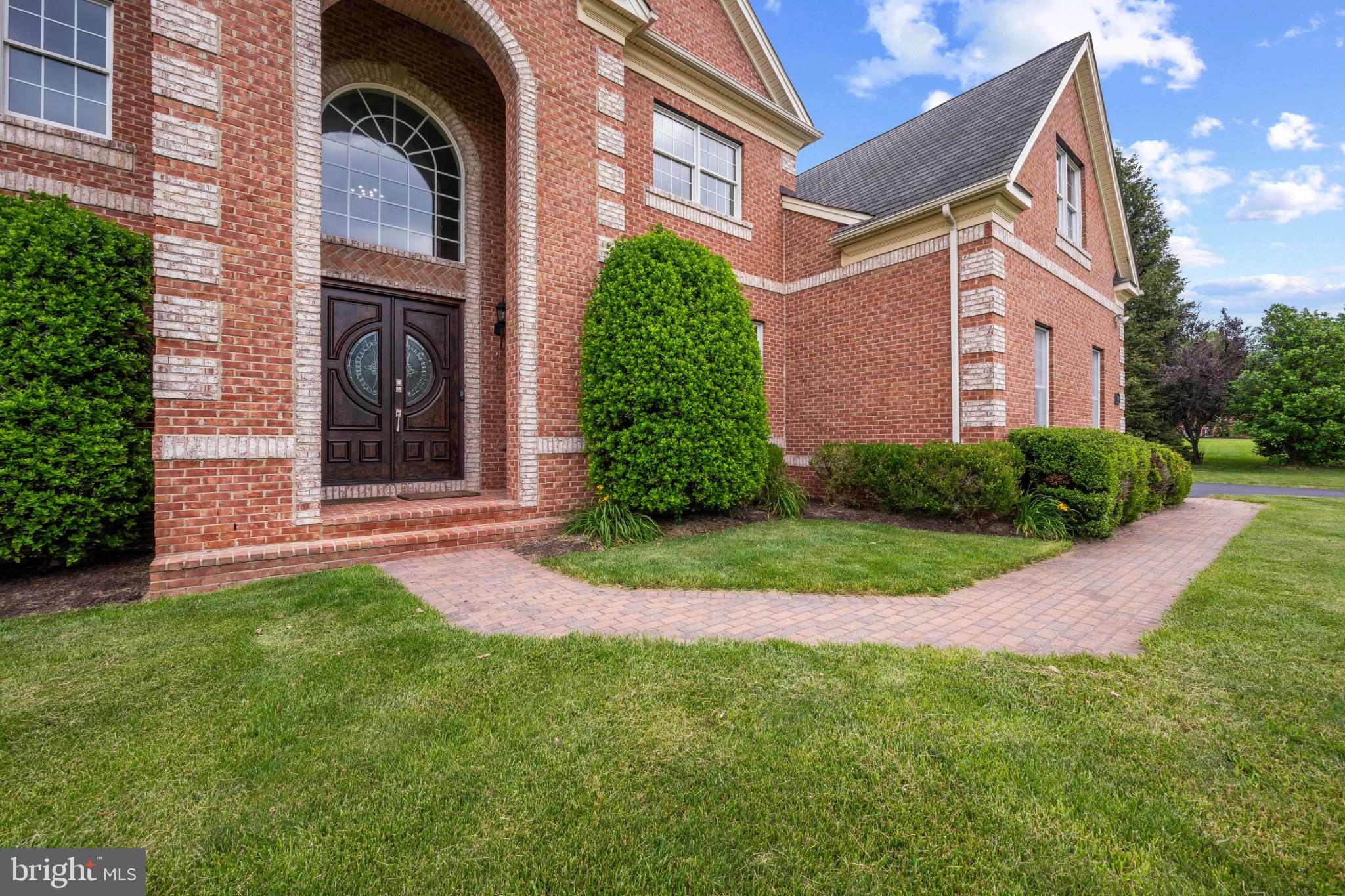 11526 FOX RIVER DRIVE
