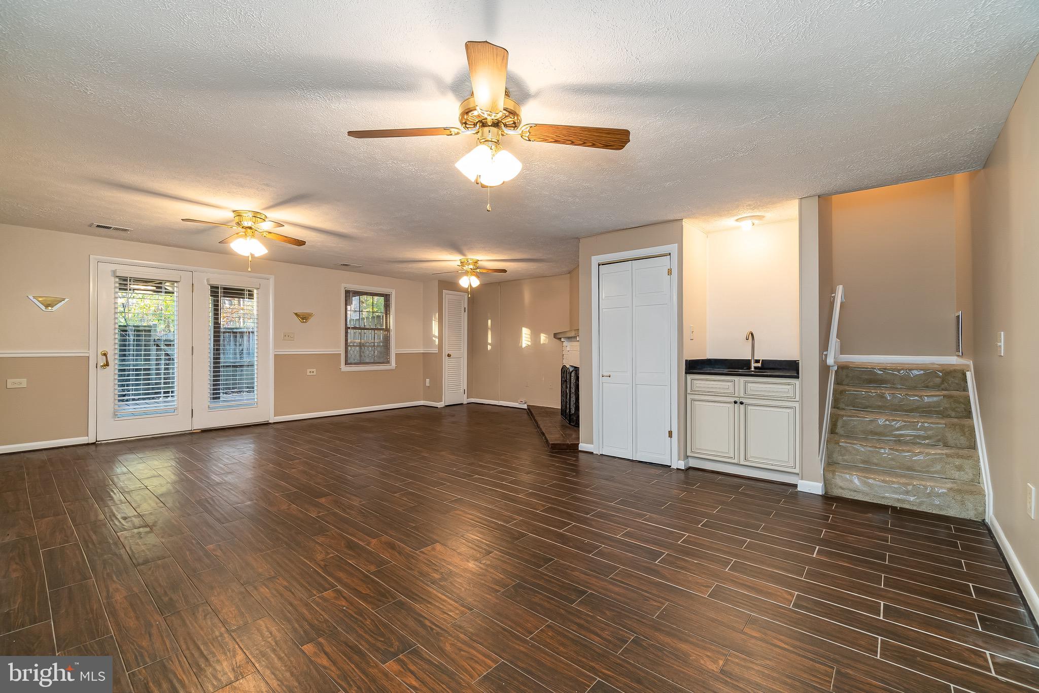 CARDINAL GLEN - Residential