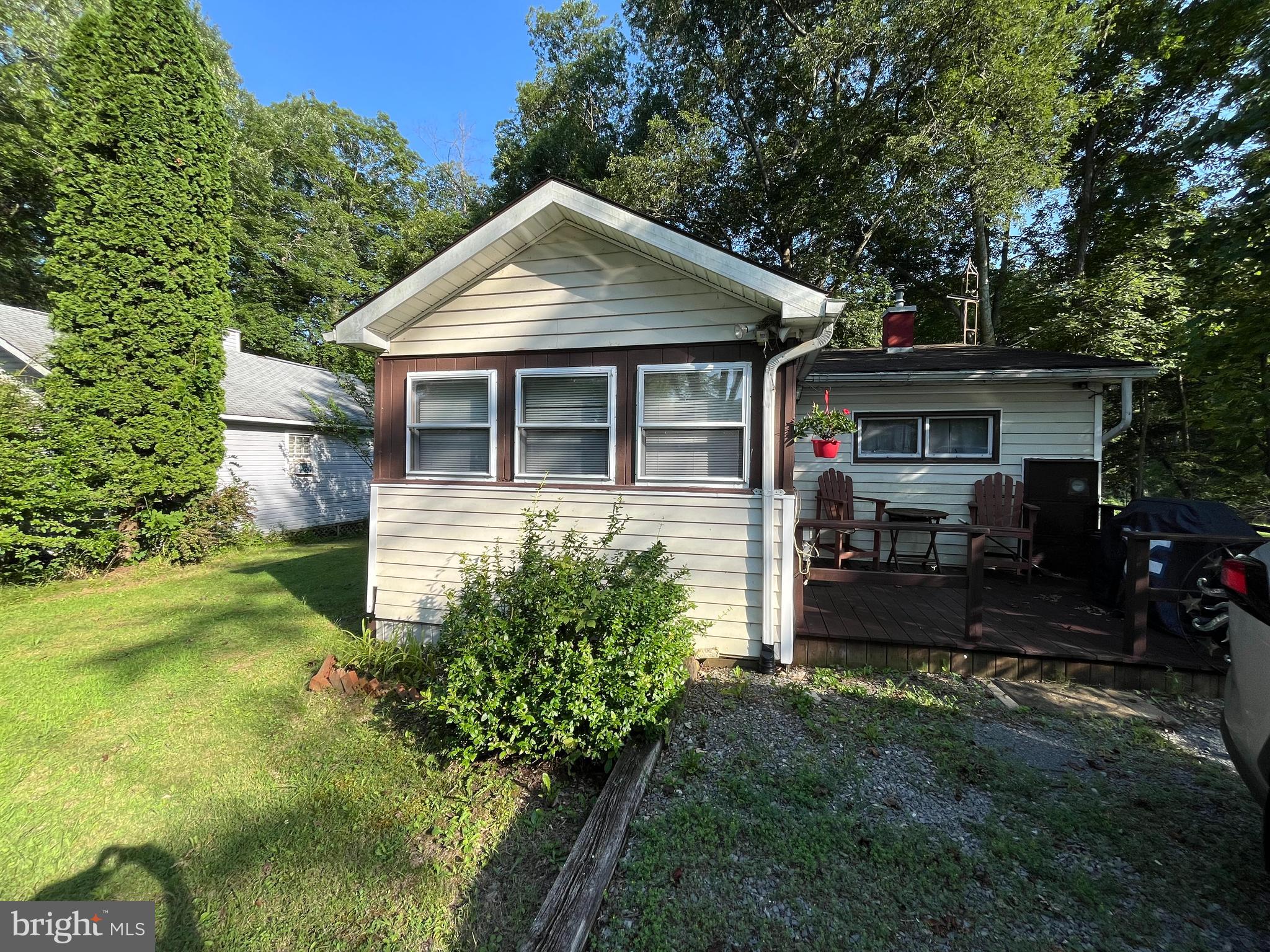 100 BUBBLING SPRING ROAD