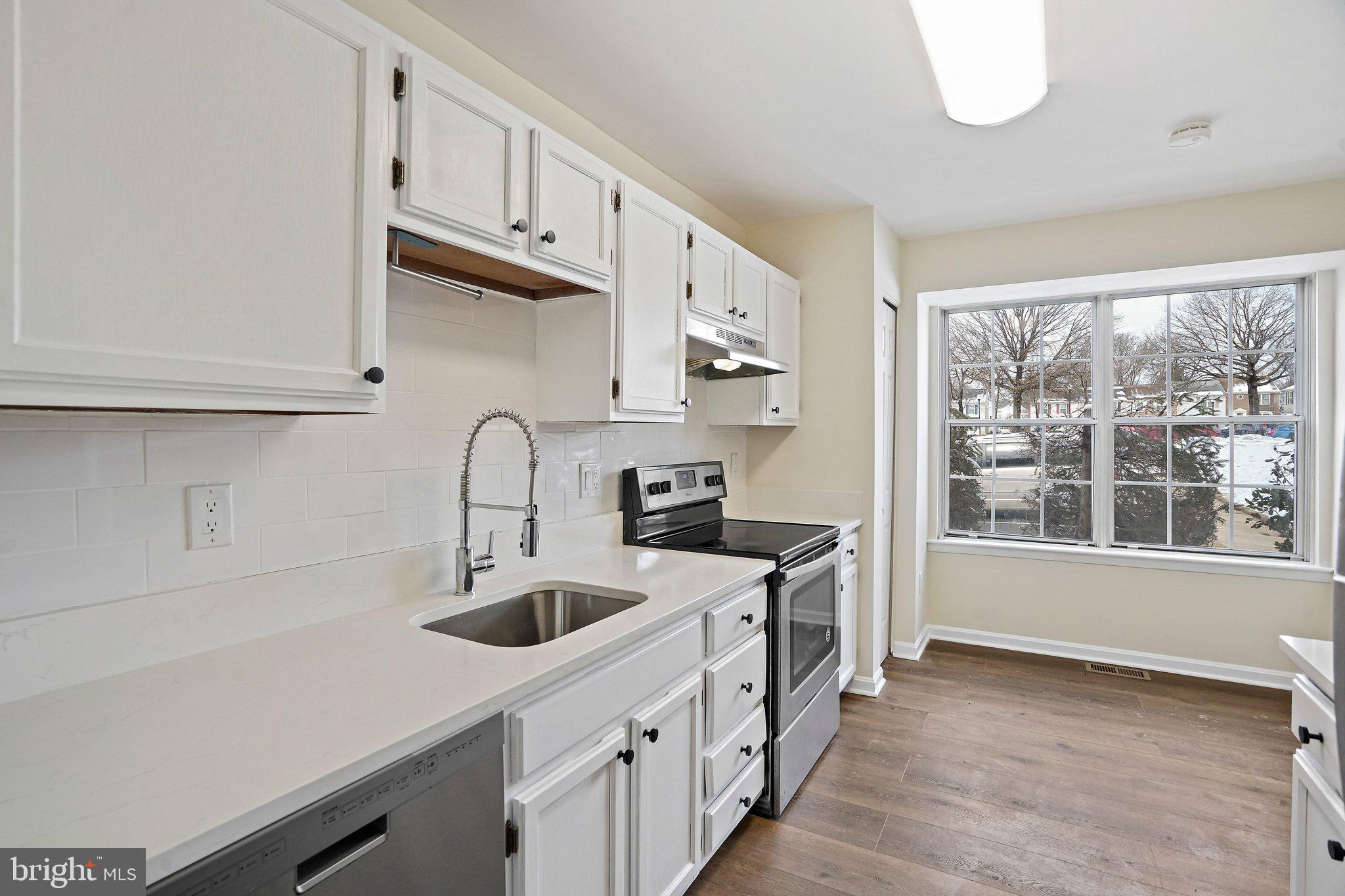 9401 RIVERBRINK COURT