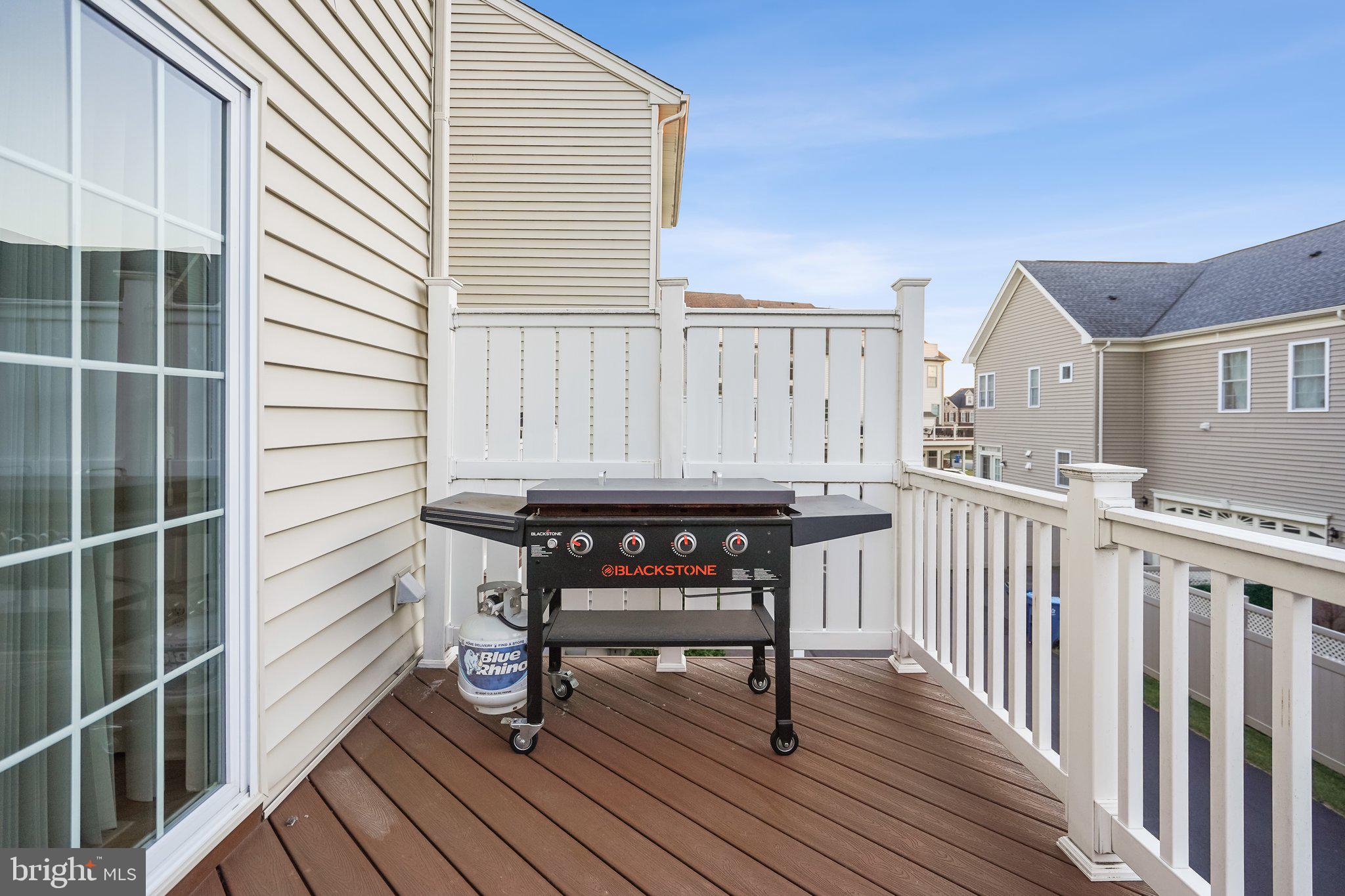 MOOREFIELD STATION - Residential Lease