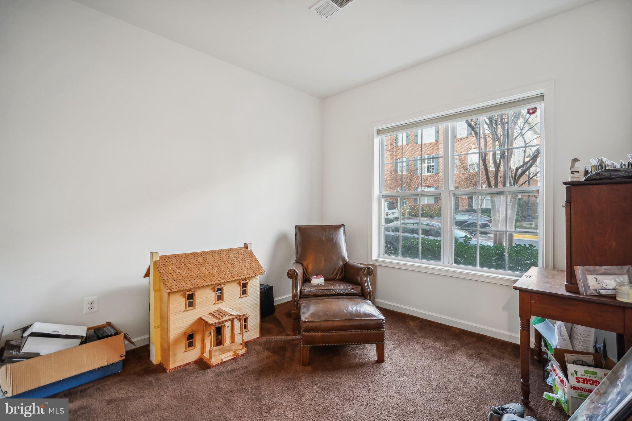 MOOREFIELD STATION - Residential Lease